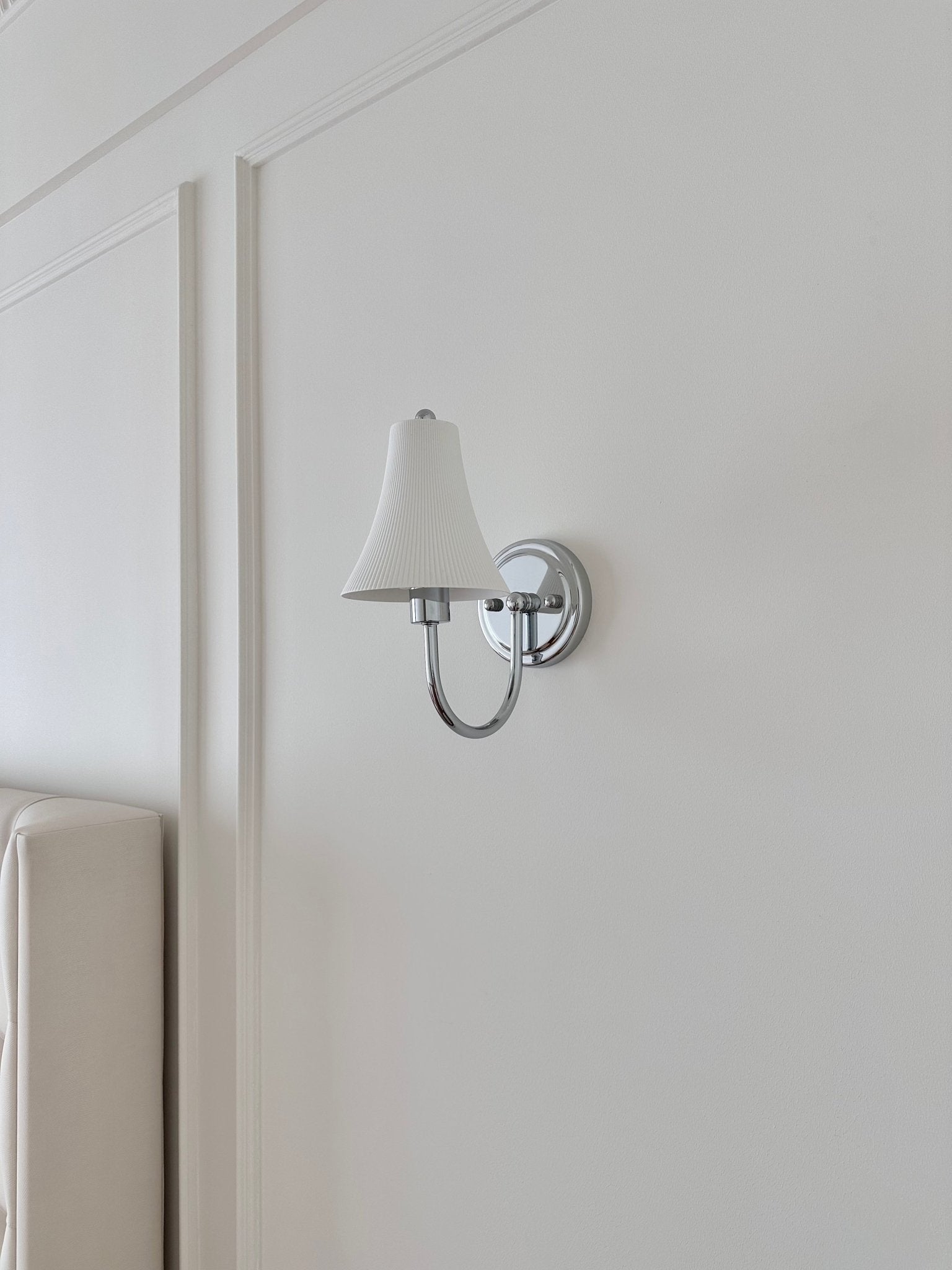 Slim Modern Metal & Ceramics Wall Light