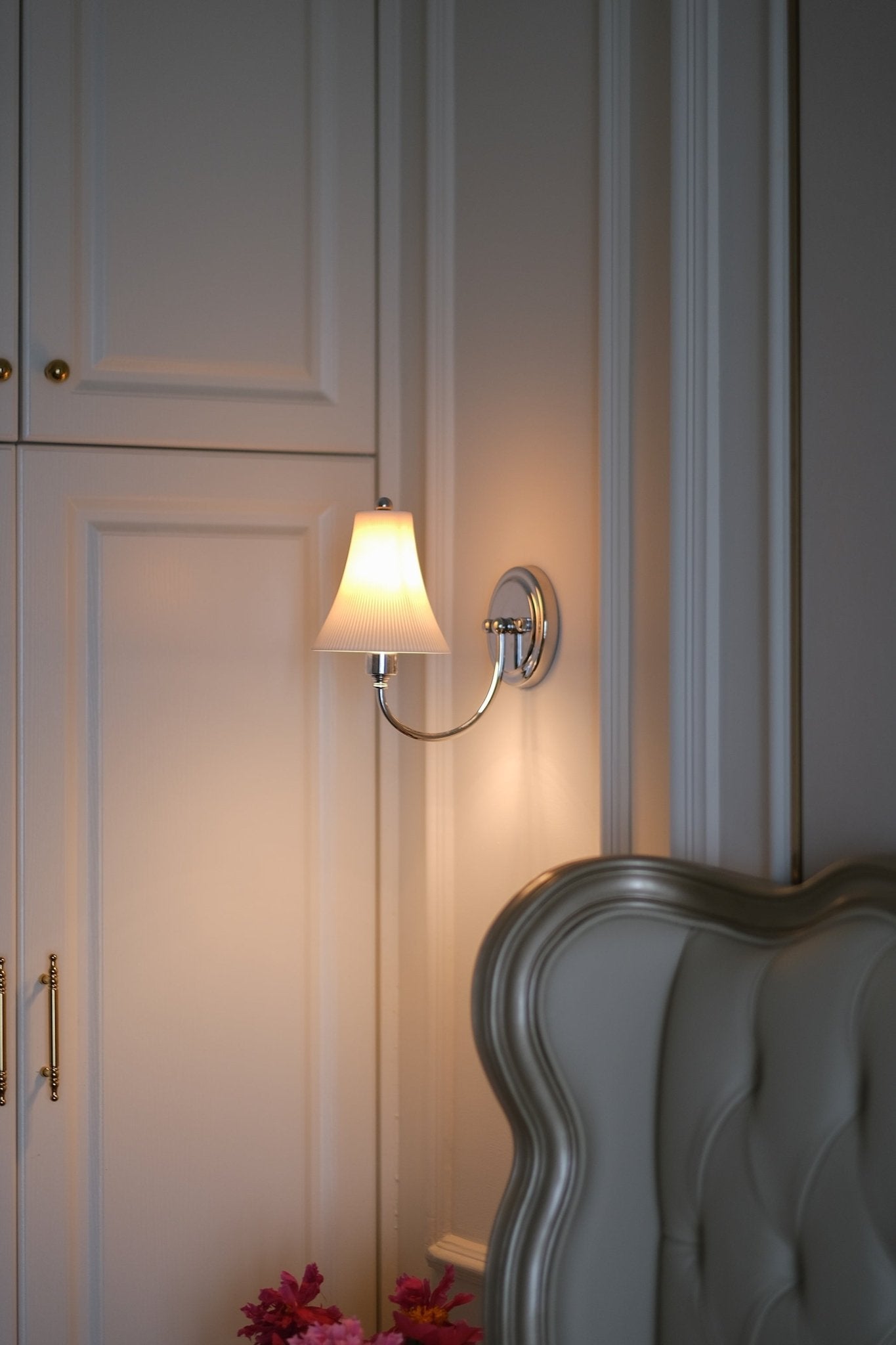Slim Modern Metal & Ceramics Wall Light