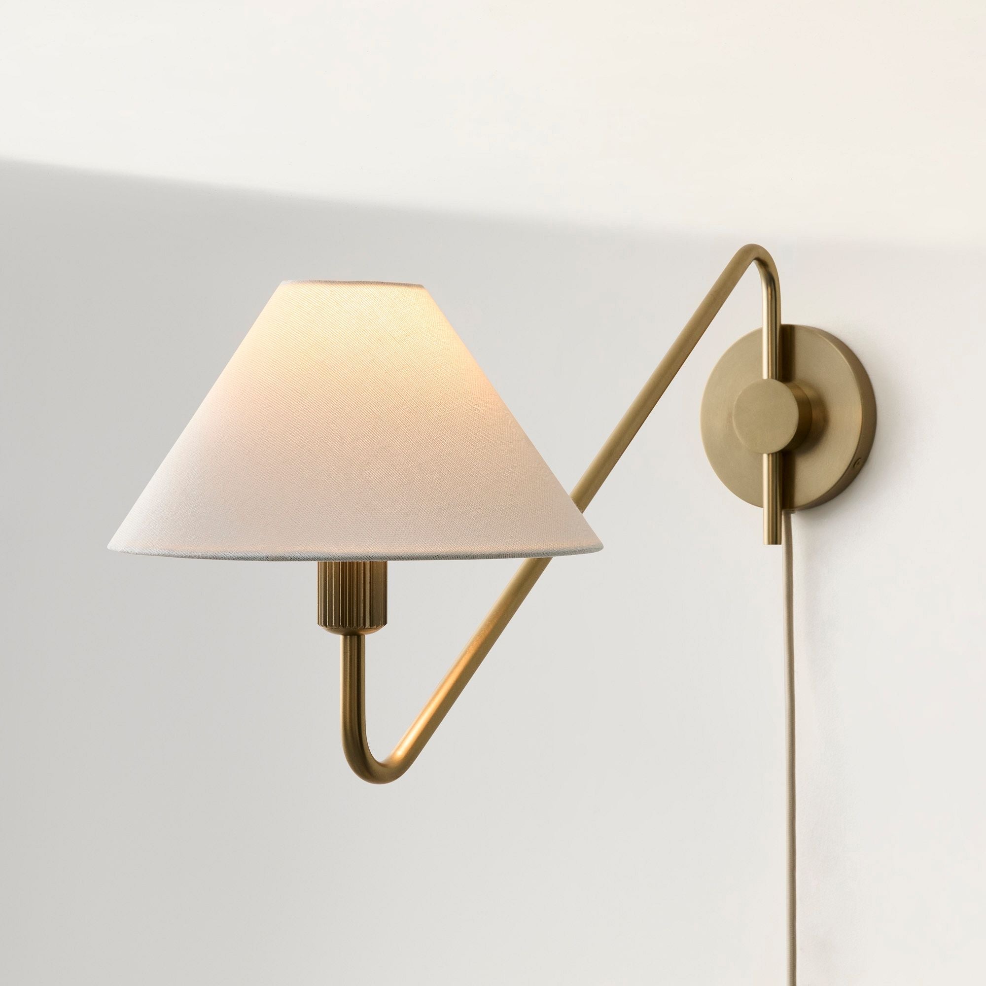 Vector Wall Lamp Brass&Fabric Plug-in