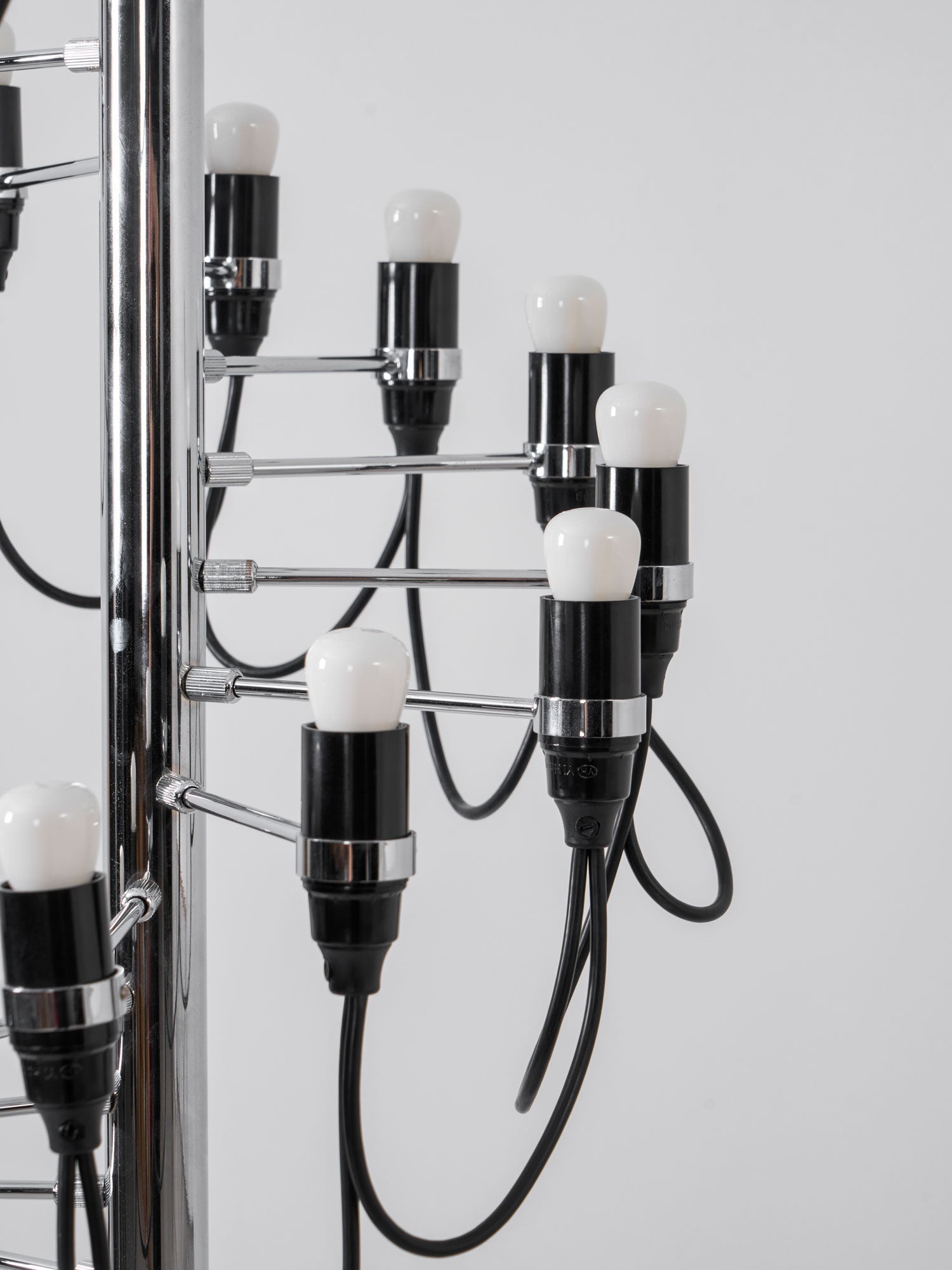 Olliryra Sculptural Steel Floor Lamp - Letslighting