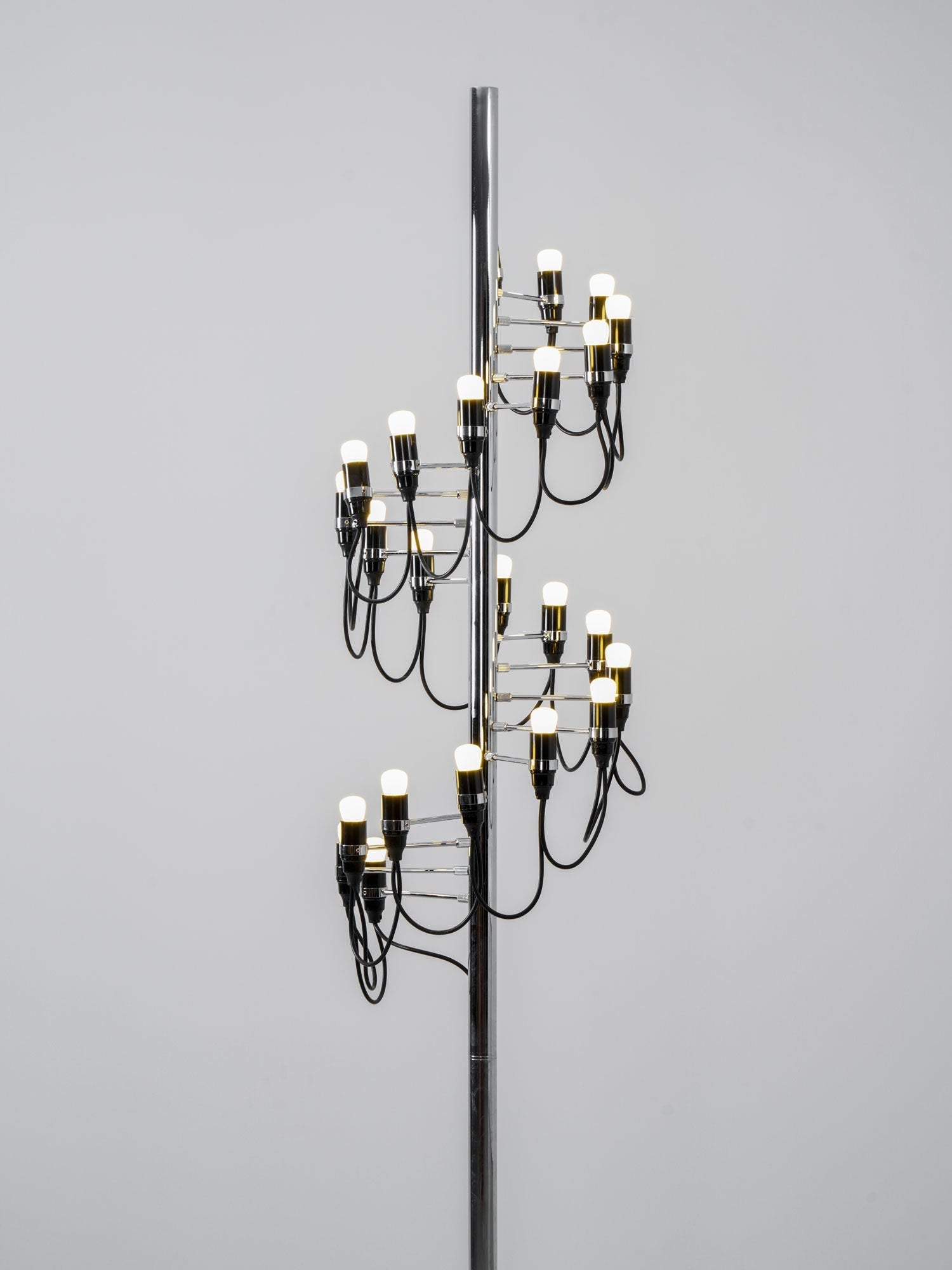 Olliryra Sculptural Steel Floor Lamp - Letslighting