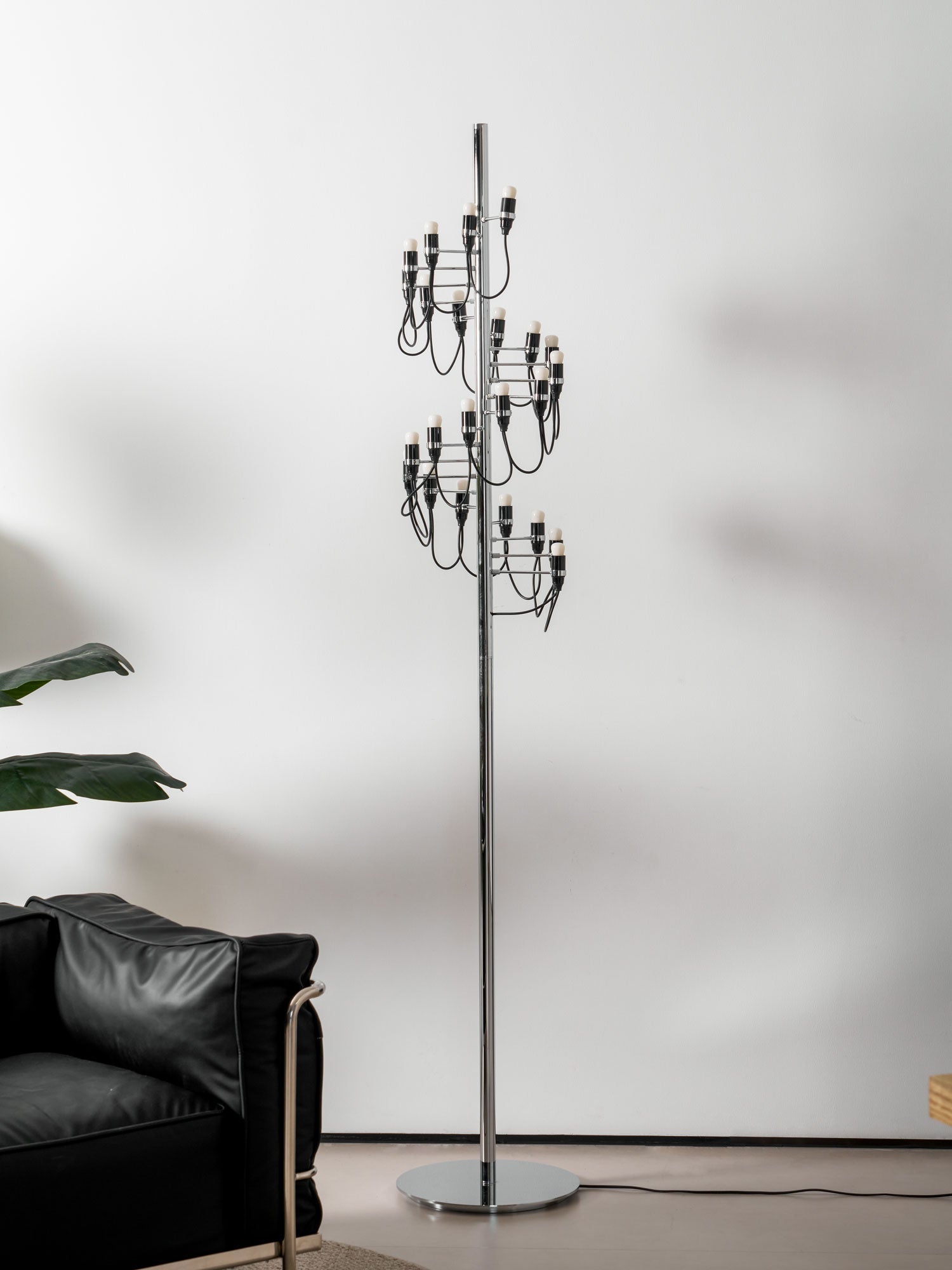 Olliryra Sculptural Steel Floor Lamp - Letslighting