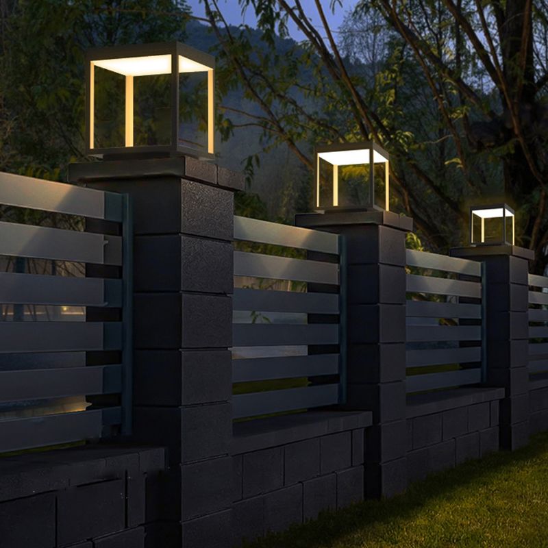 Ray Modern Rectangular Metal LED Outdoor Light Post