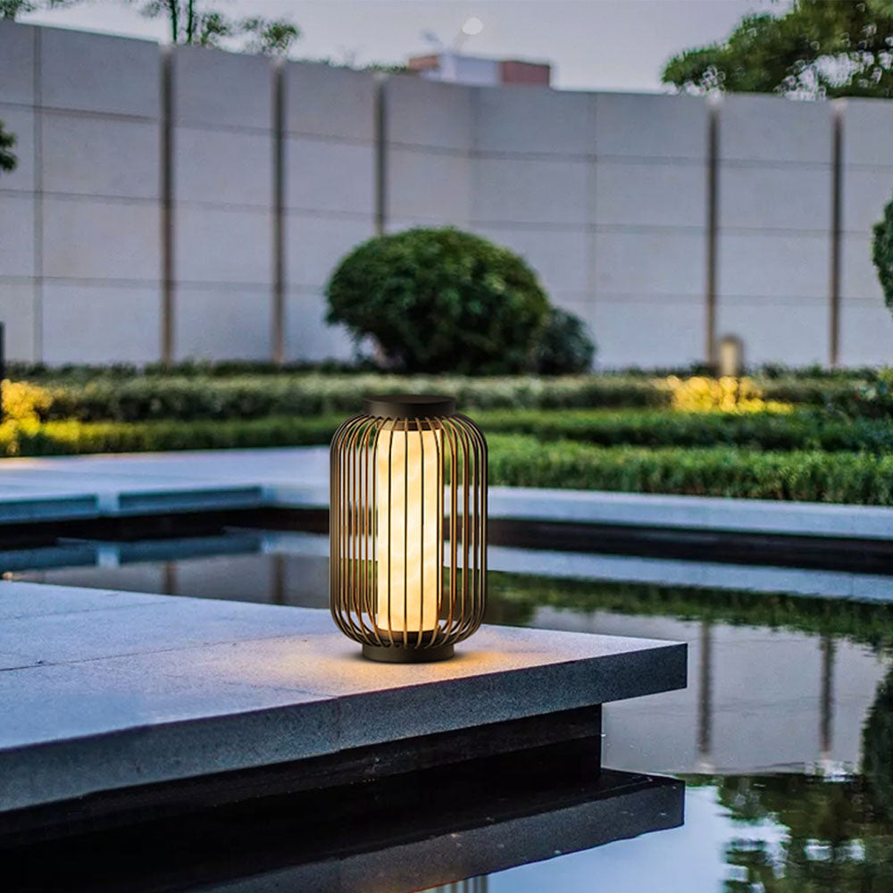 Ray Lantern Solar Rechargeable Outdoor Floor Lamp