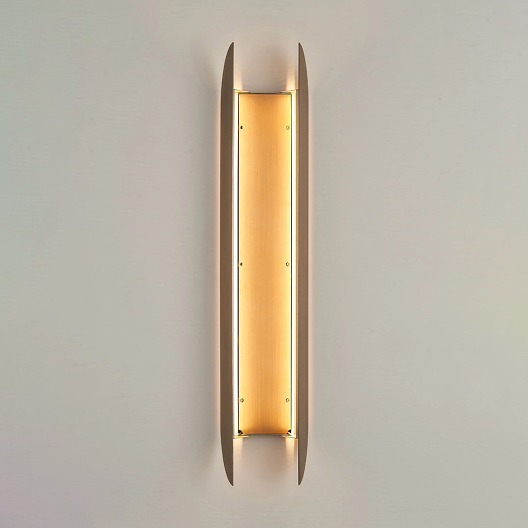 Luste Vertical Brass Wall Lamp - Letslighting