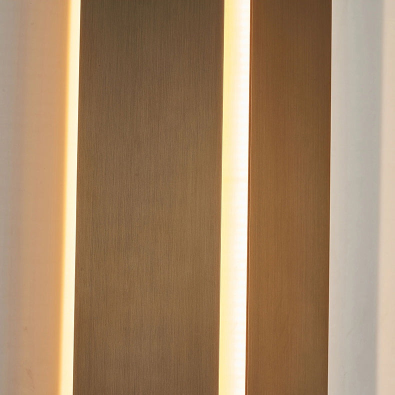 Luste Vertical Brass Wall Lamp - Letslighting