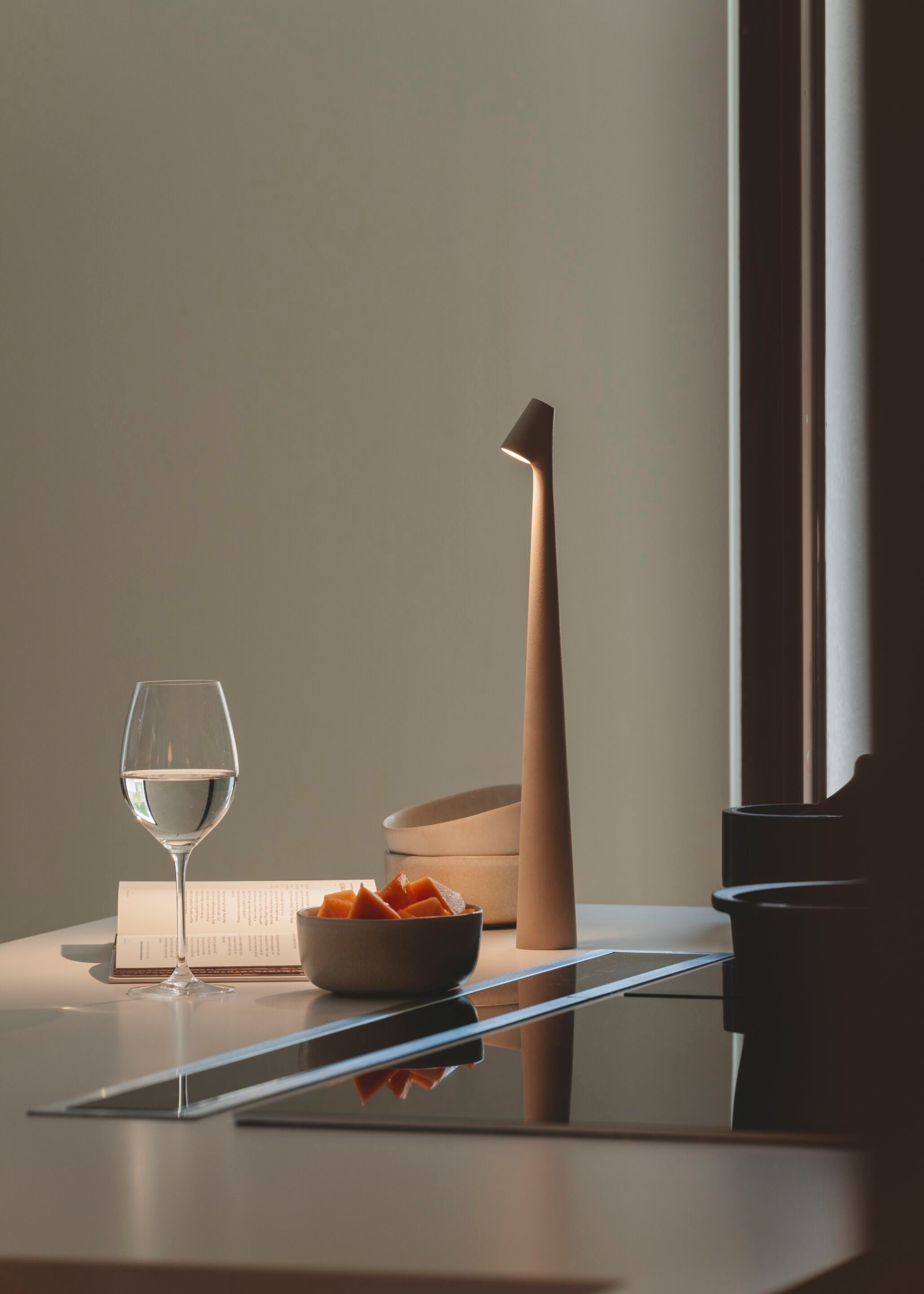 Orioic Acrylic Minimalist Table Lamp - Letslighting