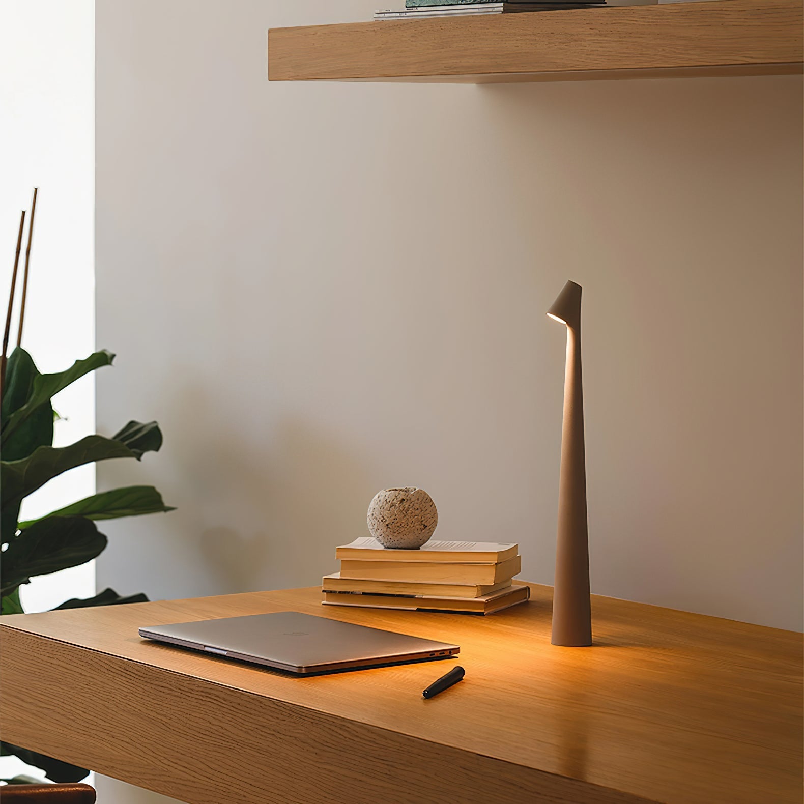 Orioic Acrylic Minimalist Table Lamp - Letslighting