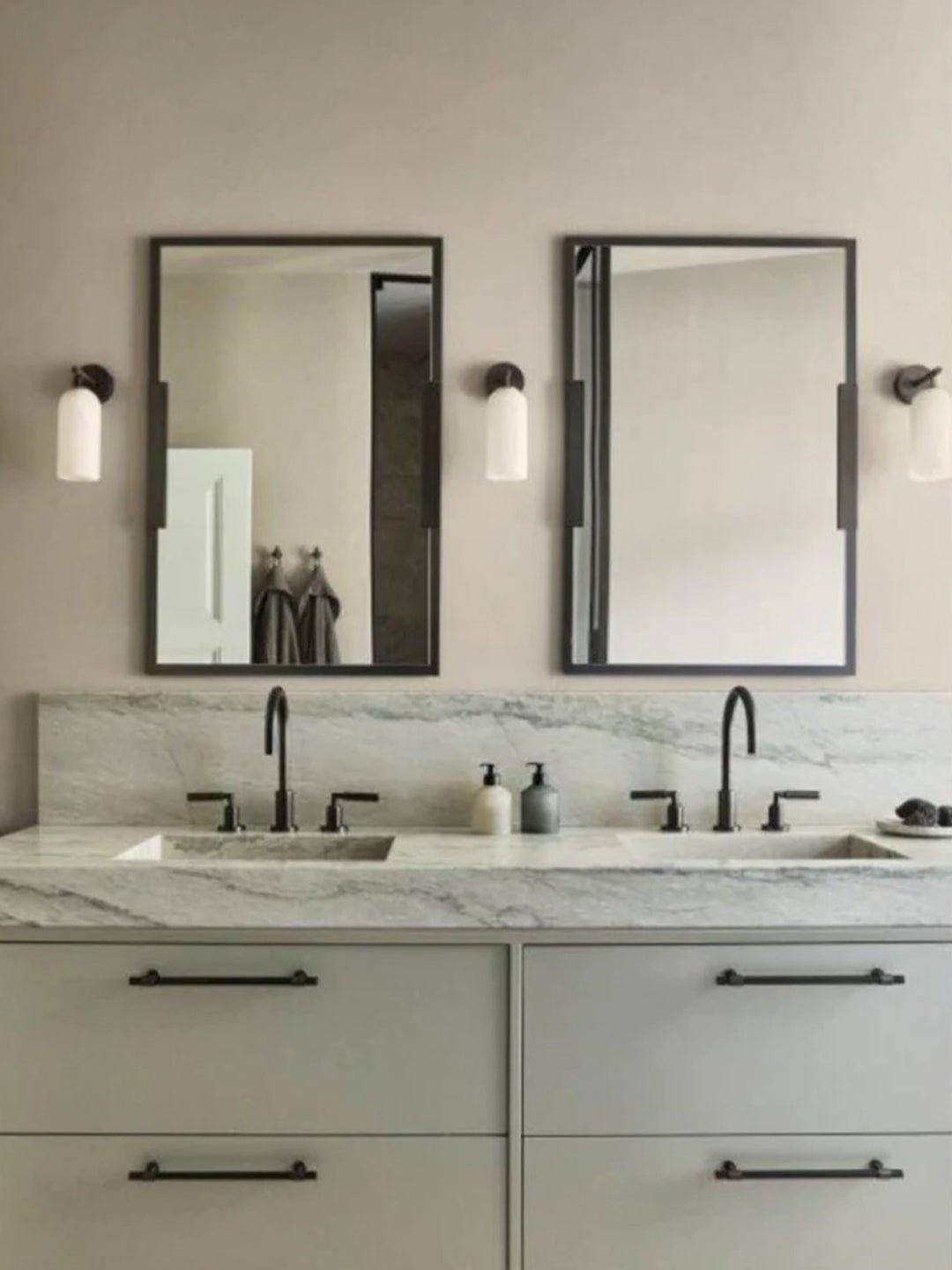 Pillar Modern Alabaster Wall Light