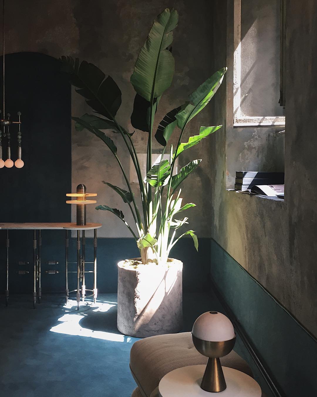 Nerio Modern Alabaster Table Lamp - Letslighting