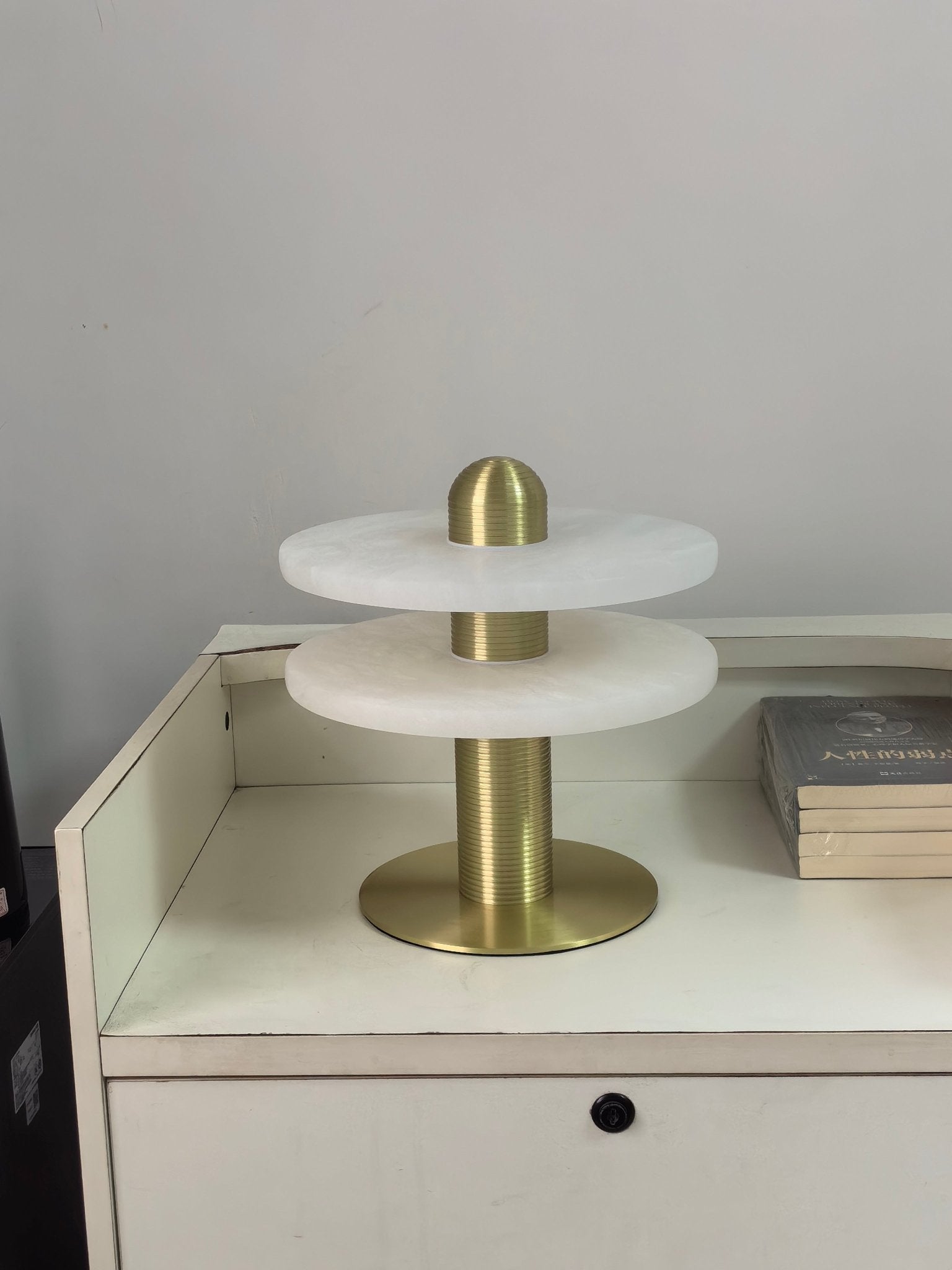 Nerio Modern Alabaster Table Lamp - Letslighting