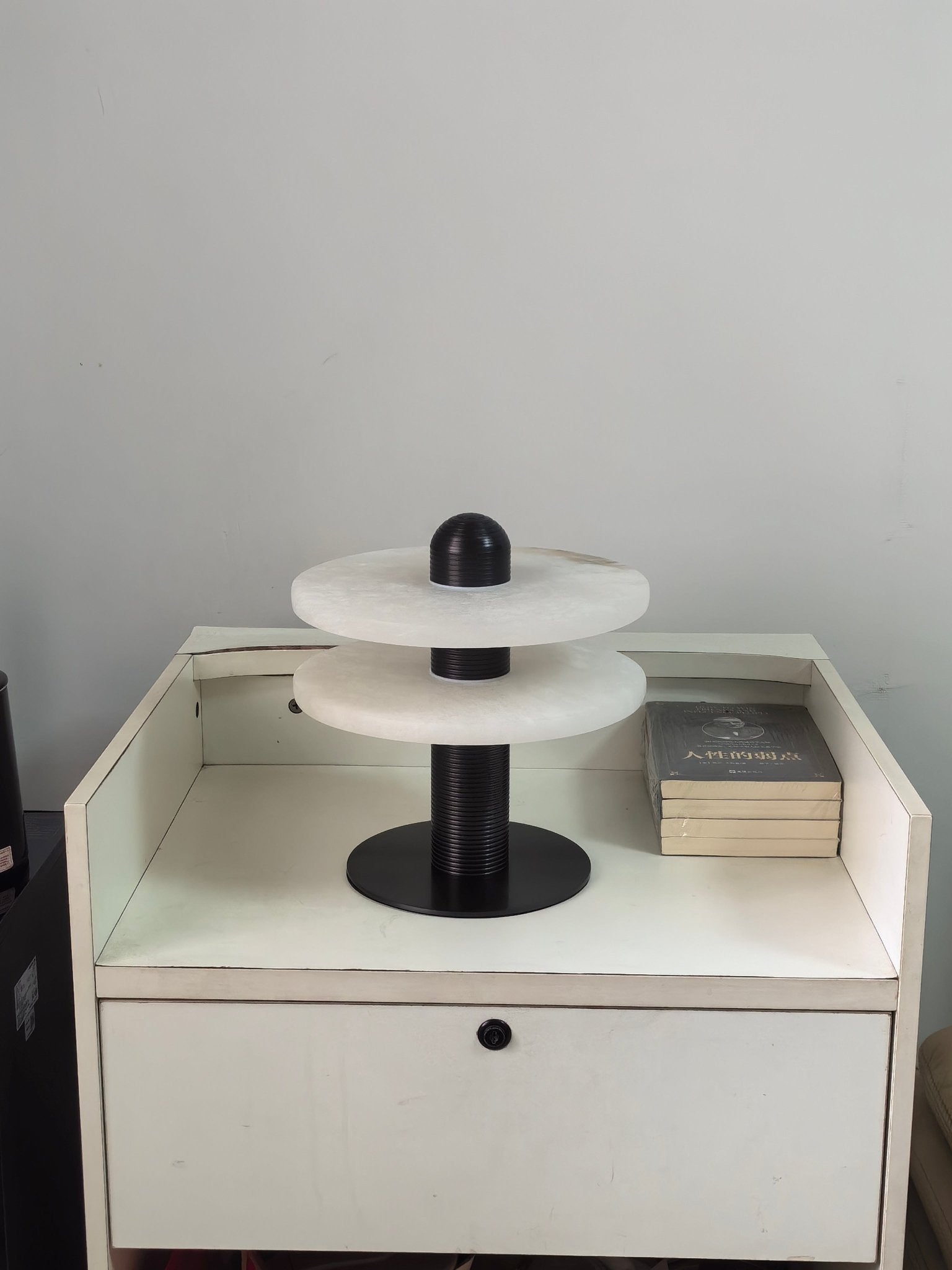 Nerio Modern Alabaster Table Lamp - Letslighting