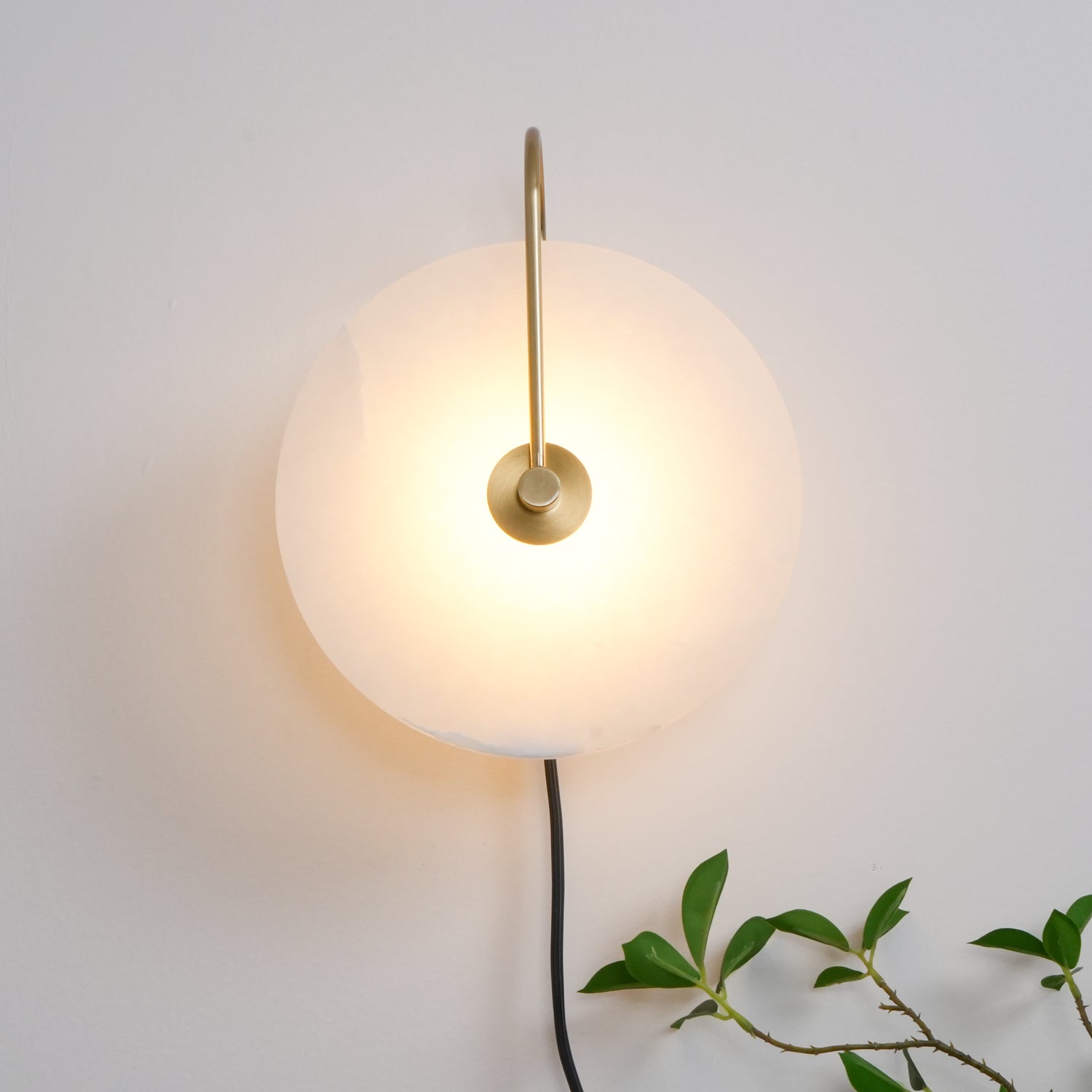 Ceraeyra Alabaster Globe Wall Light - Letslighting