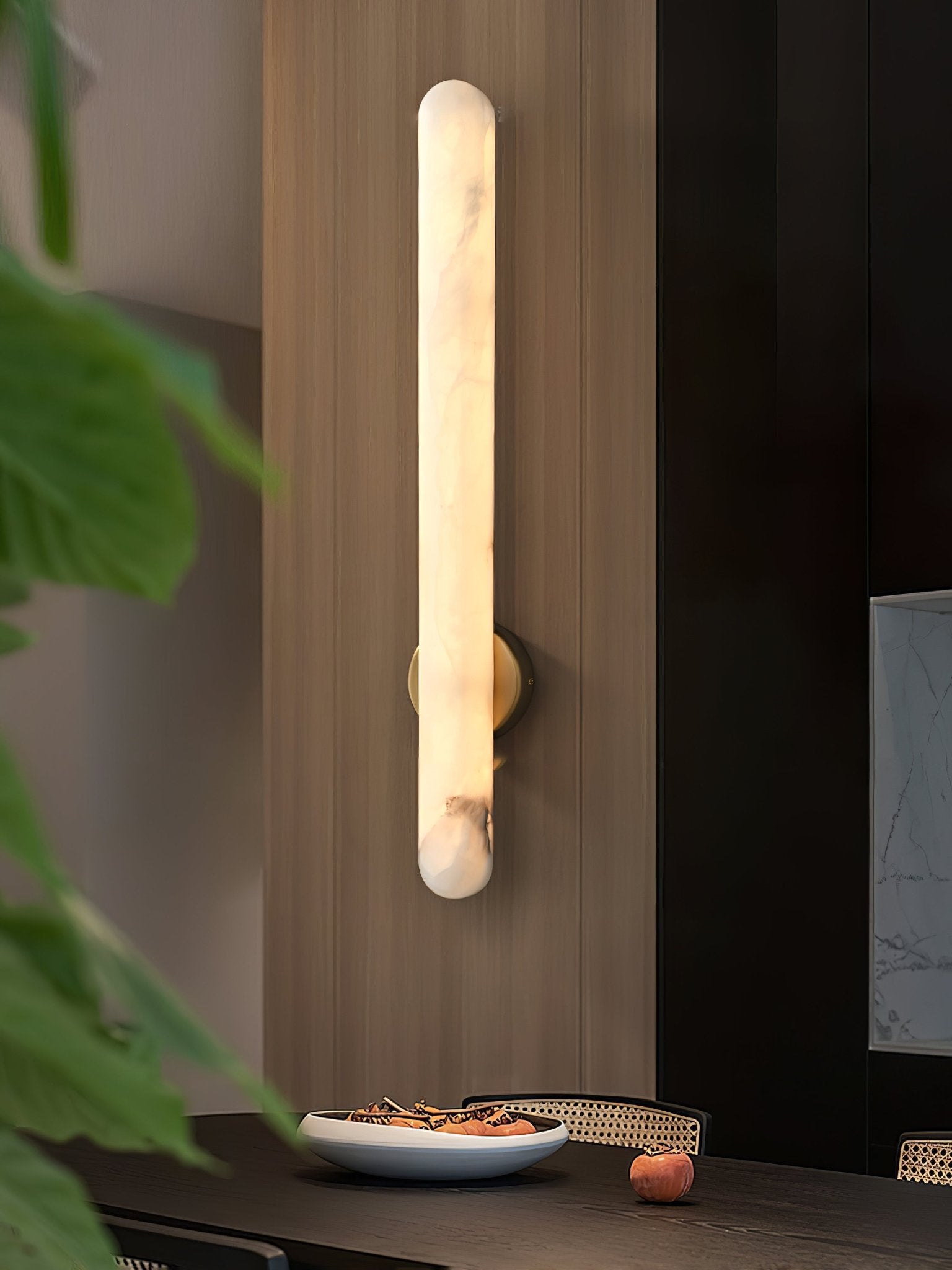 Alunari Modern Metal & Alabaster Wall Light