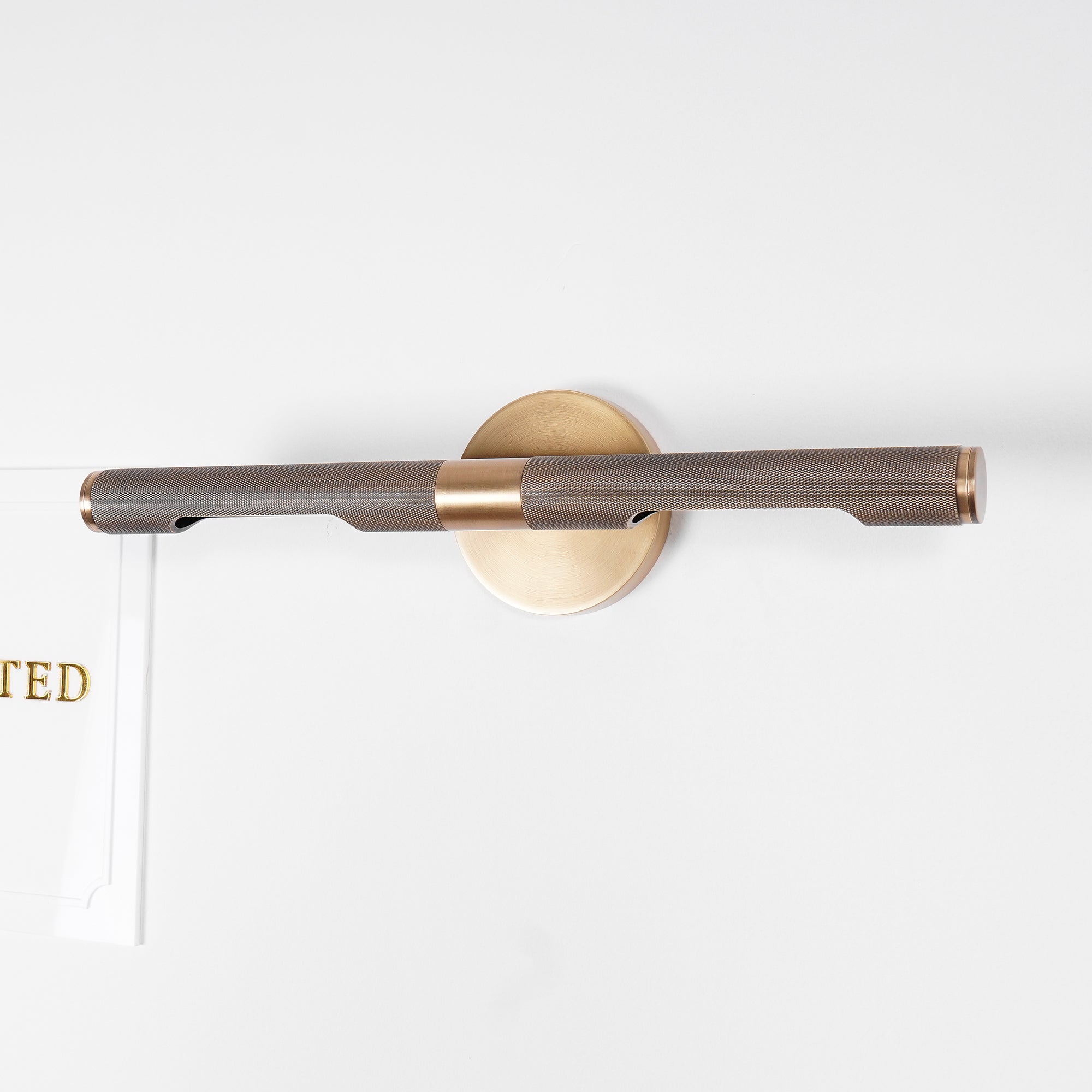 Solvain Modern Brass LED Wall Light - Letslighting