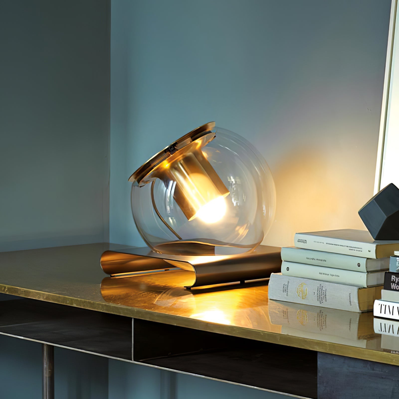 Chris Modern Table Lamp - Letslighting