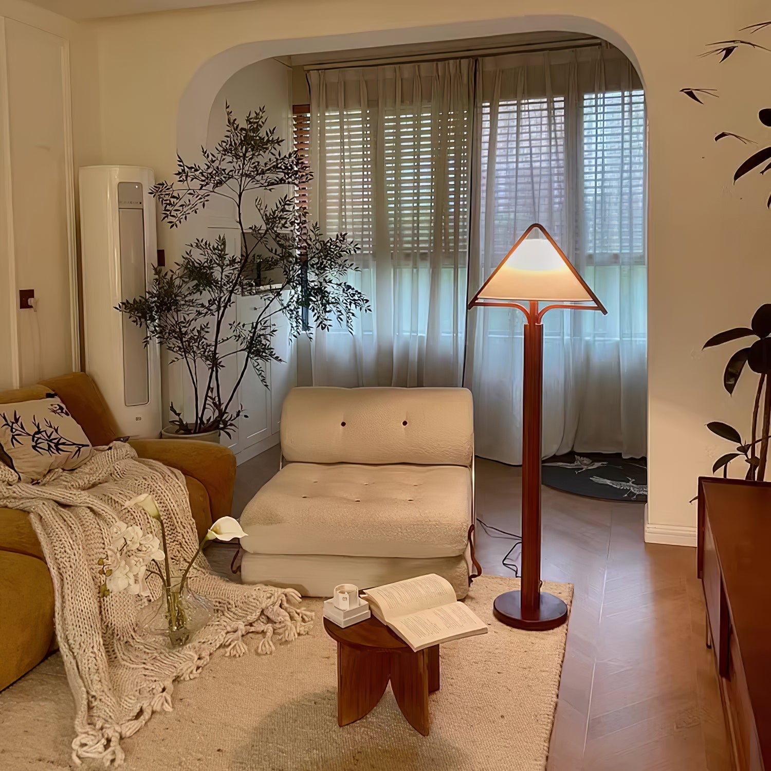 Ersolan Triangular Wood & Fabric Floor Lamp - Blowlighting