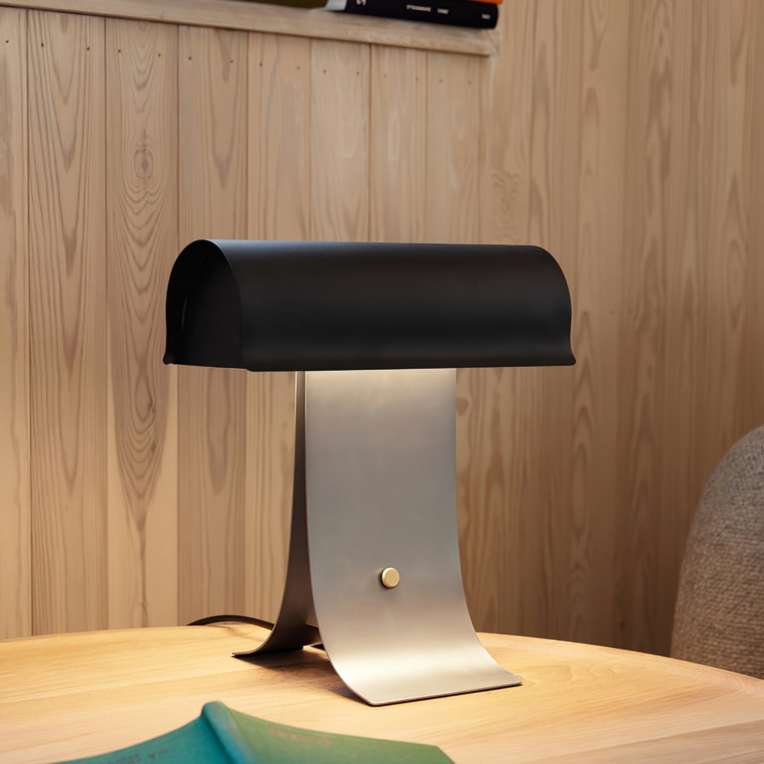 Lirain Steel Industrial Table Lamp - Letslighting