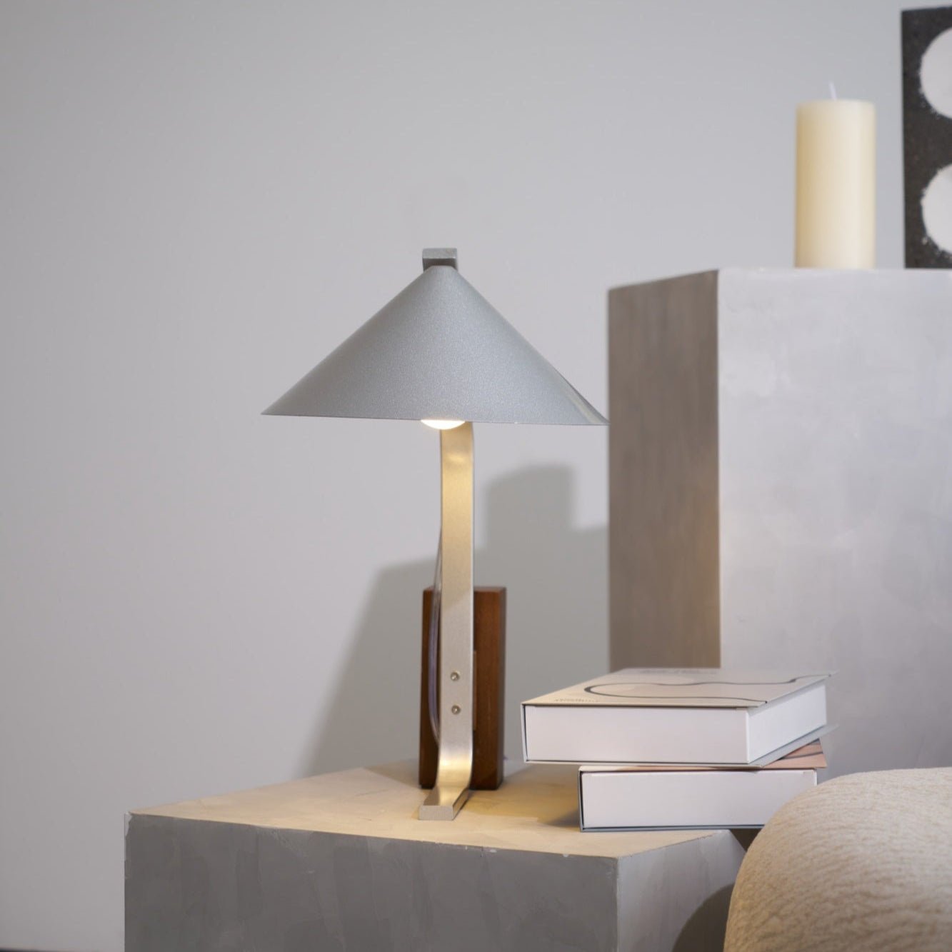 Ryan Modern Table Lamp - Letslighting