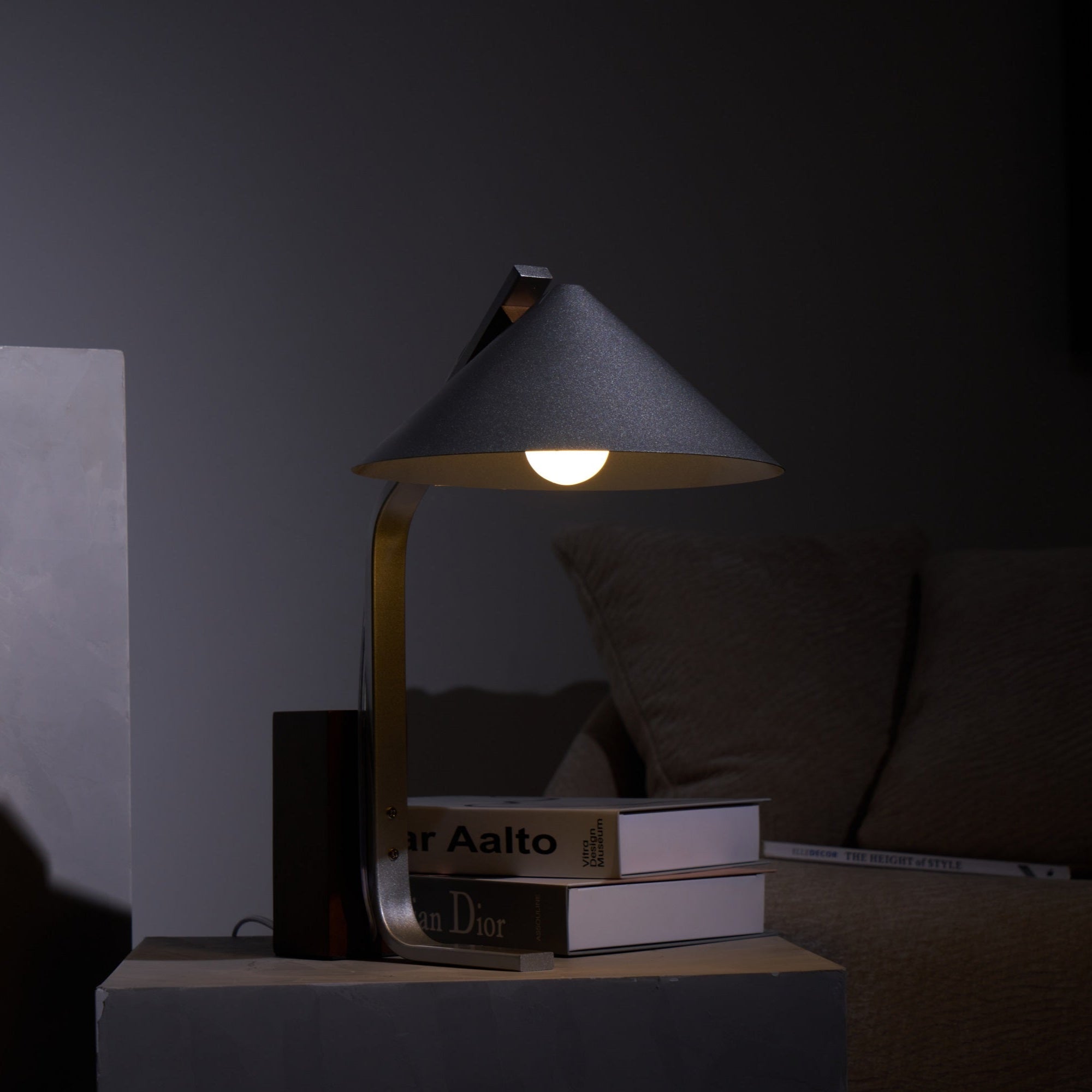 Ryan Modern Table Lamp - Letslighting