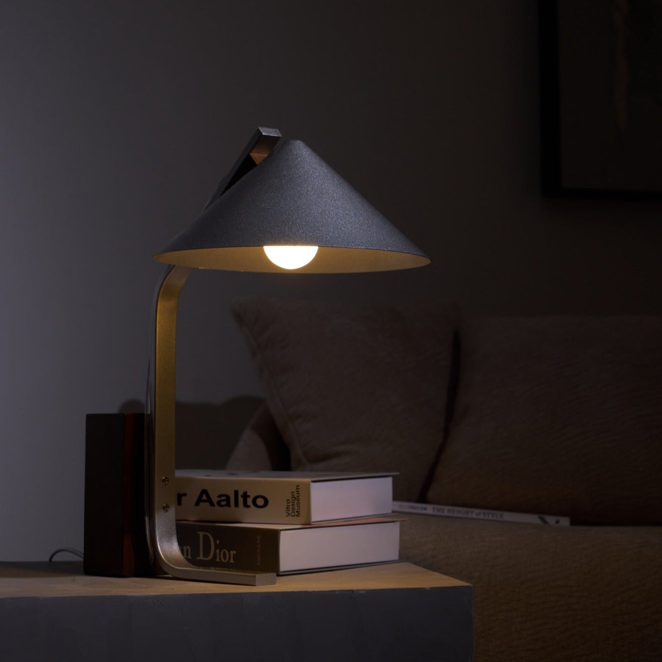 Ryan Modern Table Lamp - Letslighting