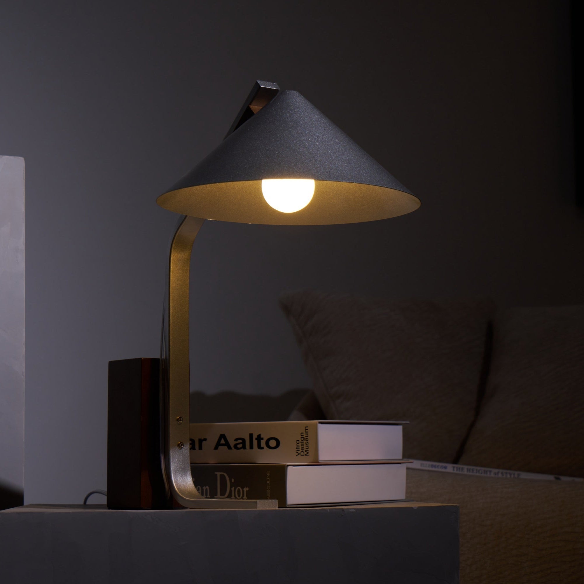 Ryan Modern Table Lamp - Letslighting