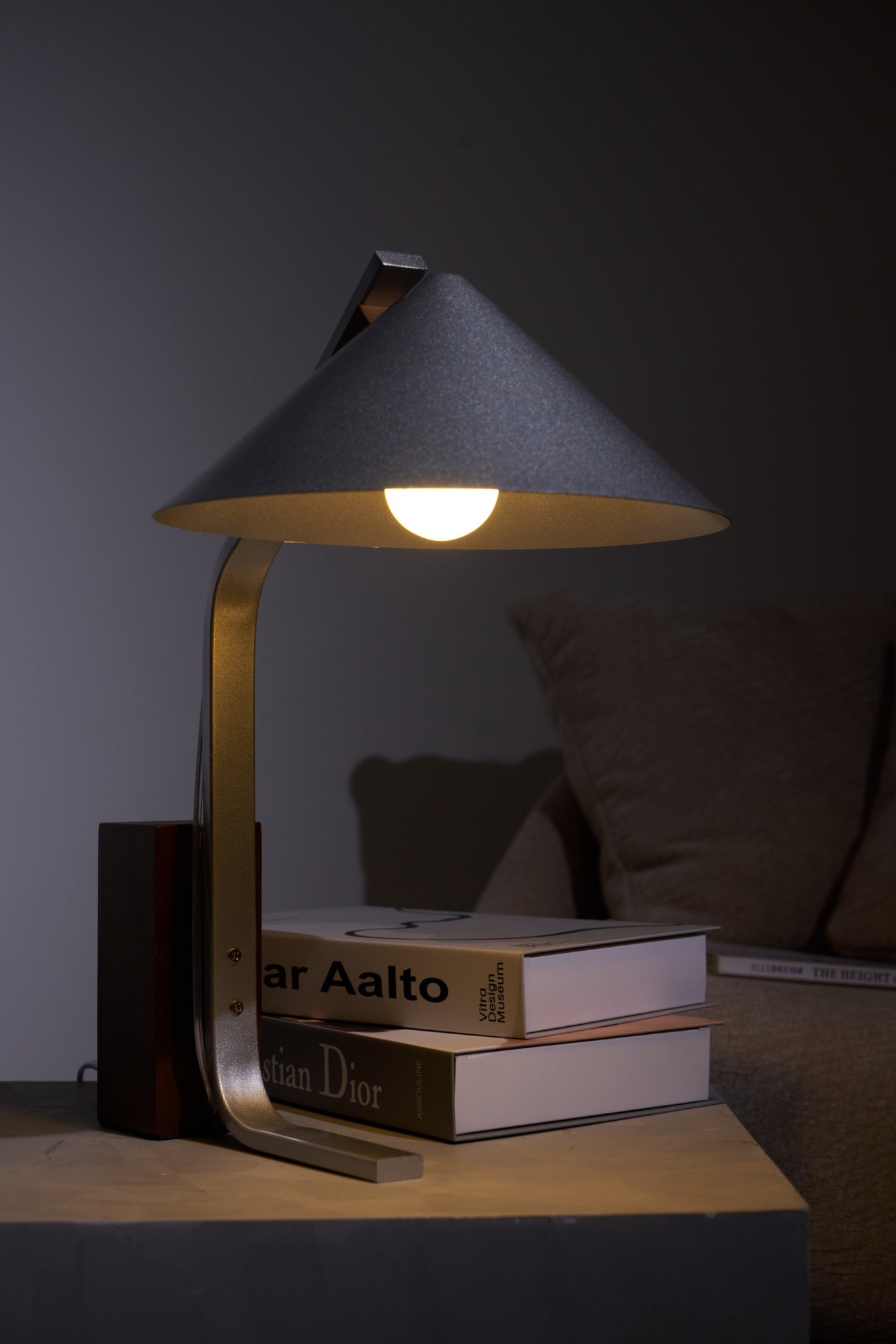 Ryan Modern Table Lamp - Letslighting