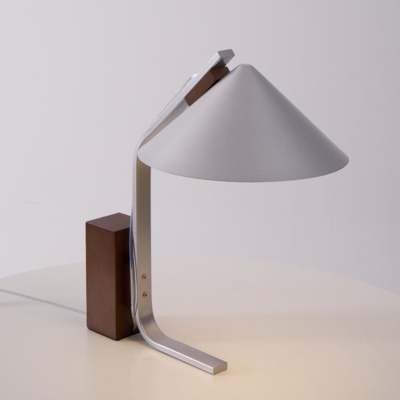 Ryan Modern Table Lamp - Letslighting