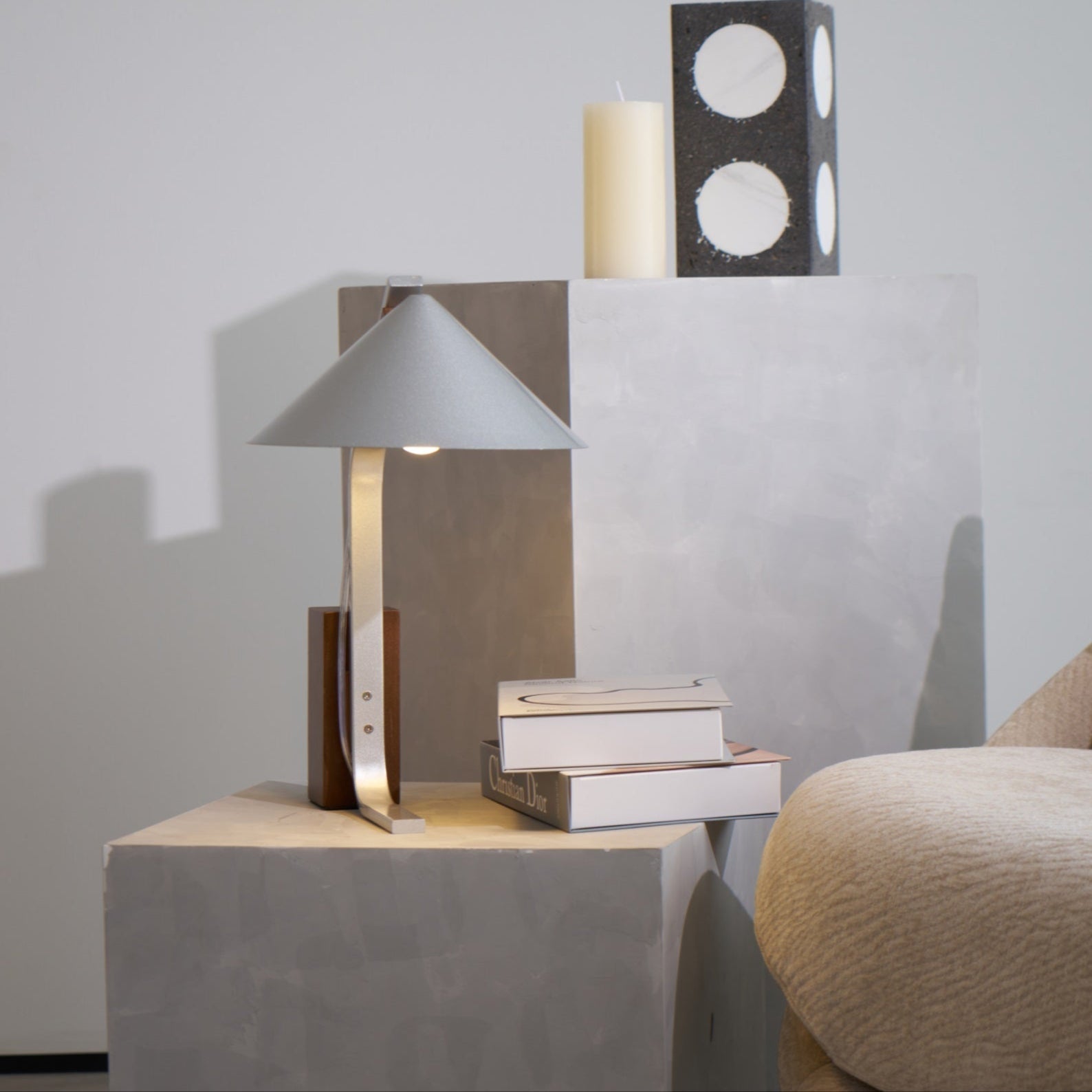 Ryan Modern Table Lamp - Letslighting