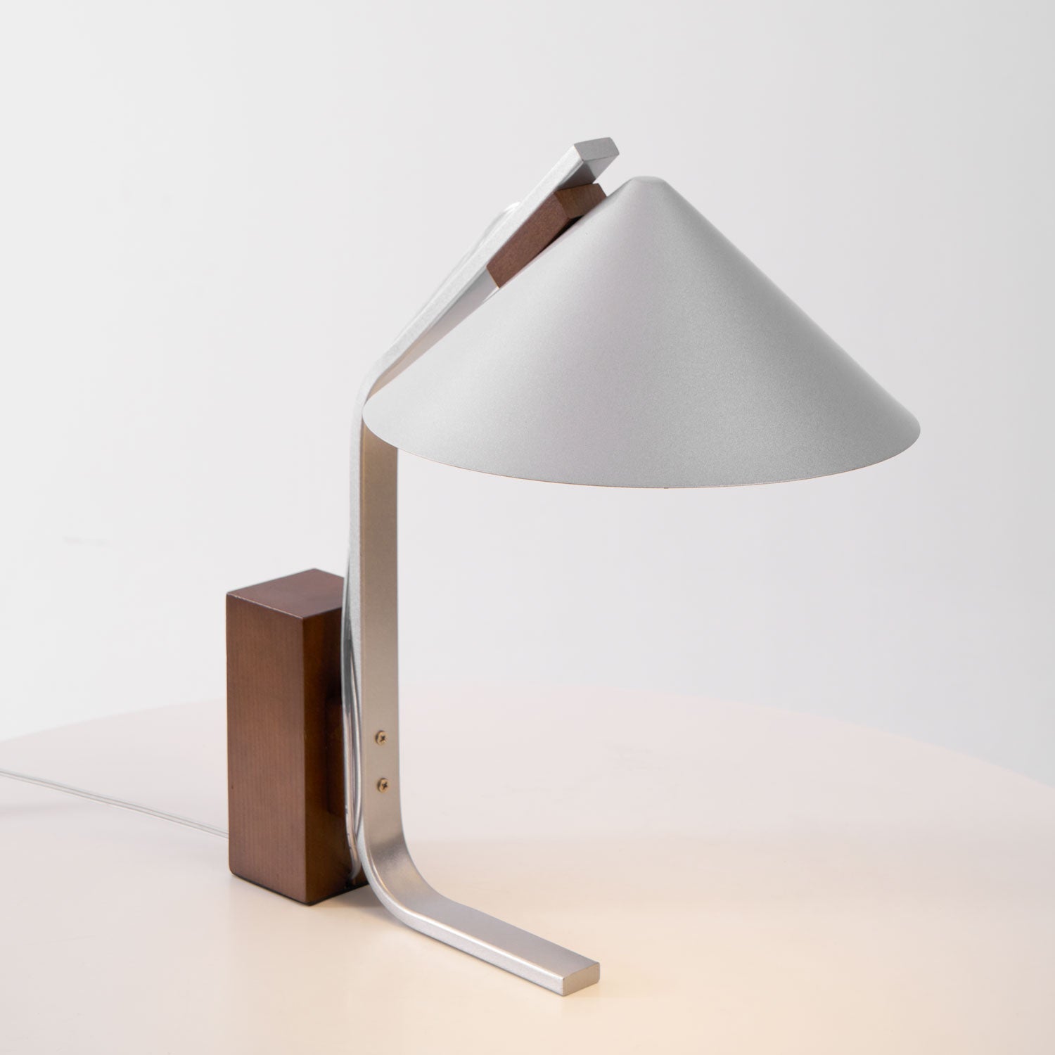 Ryan Modern Table Lamp - Letslighting
