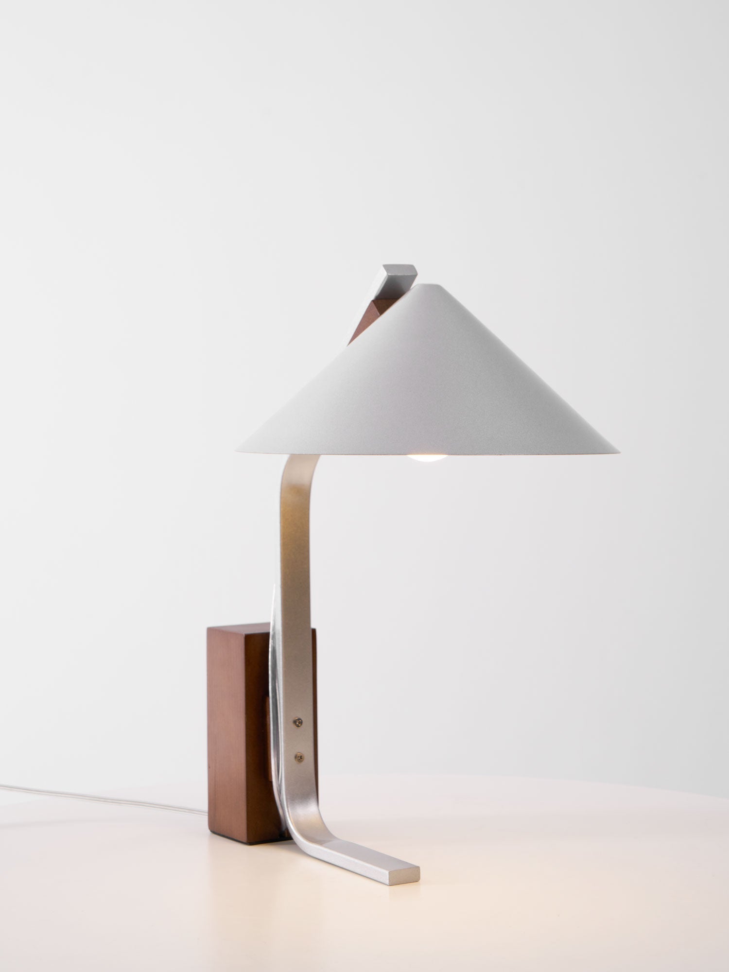 Ryan Modern Table Lamp - Letslighting