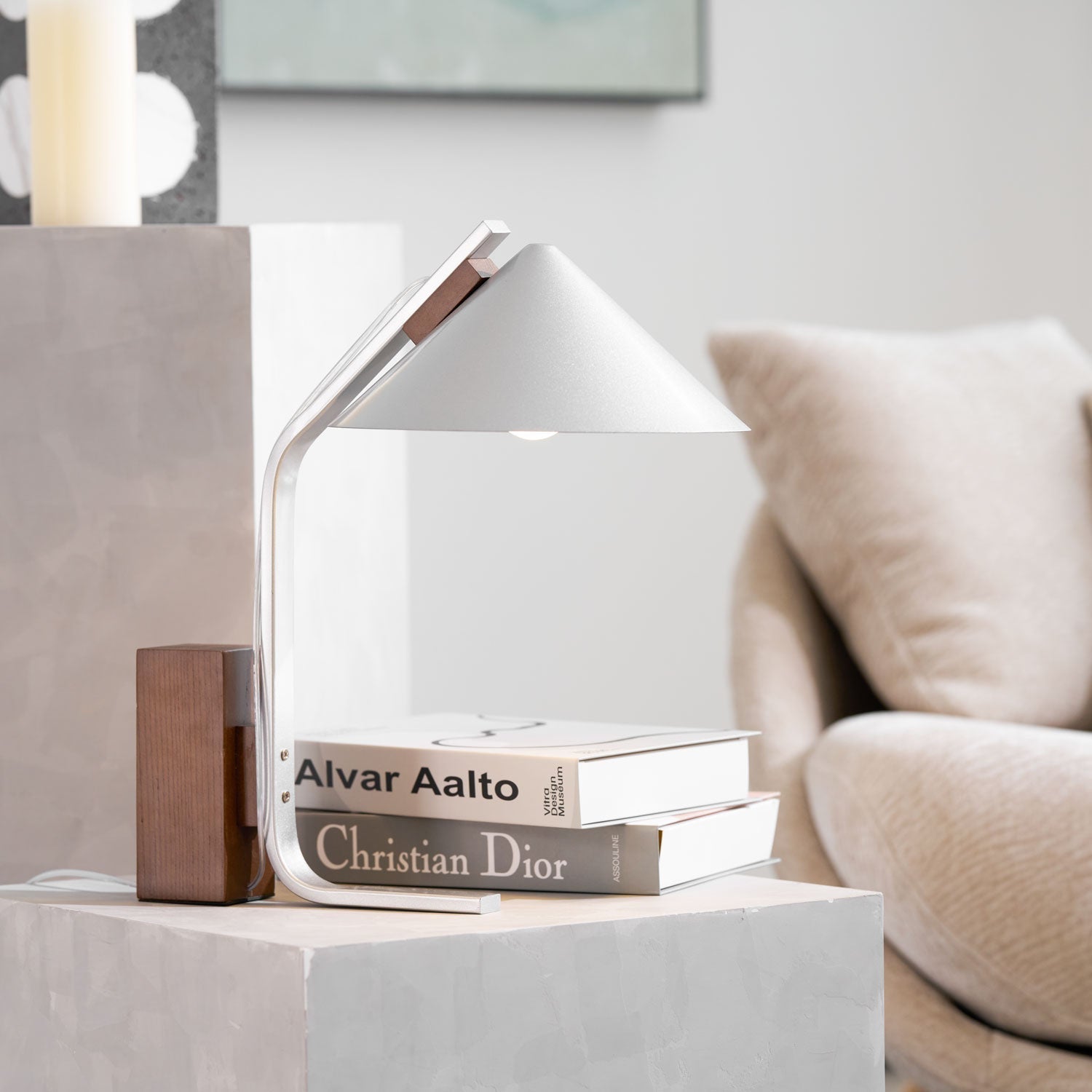 Ryan Modern Table Lamp - Letslighting