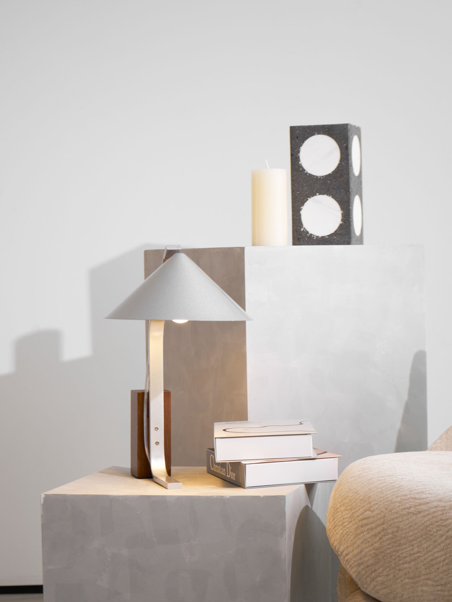 Ryan Modern Table Lamp - Letslighting
