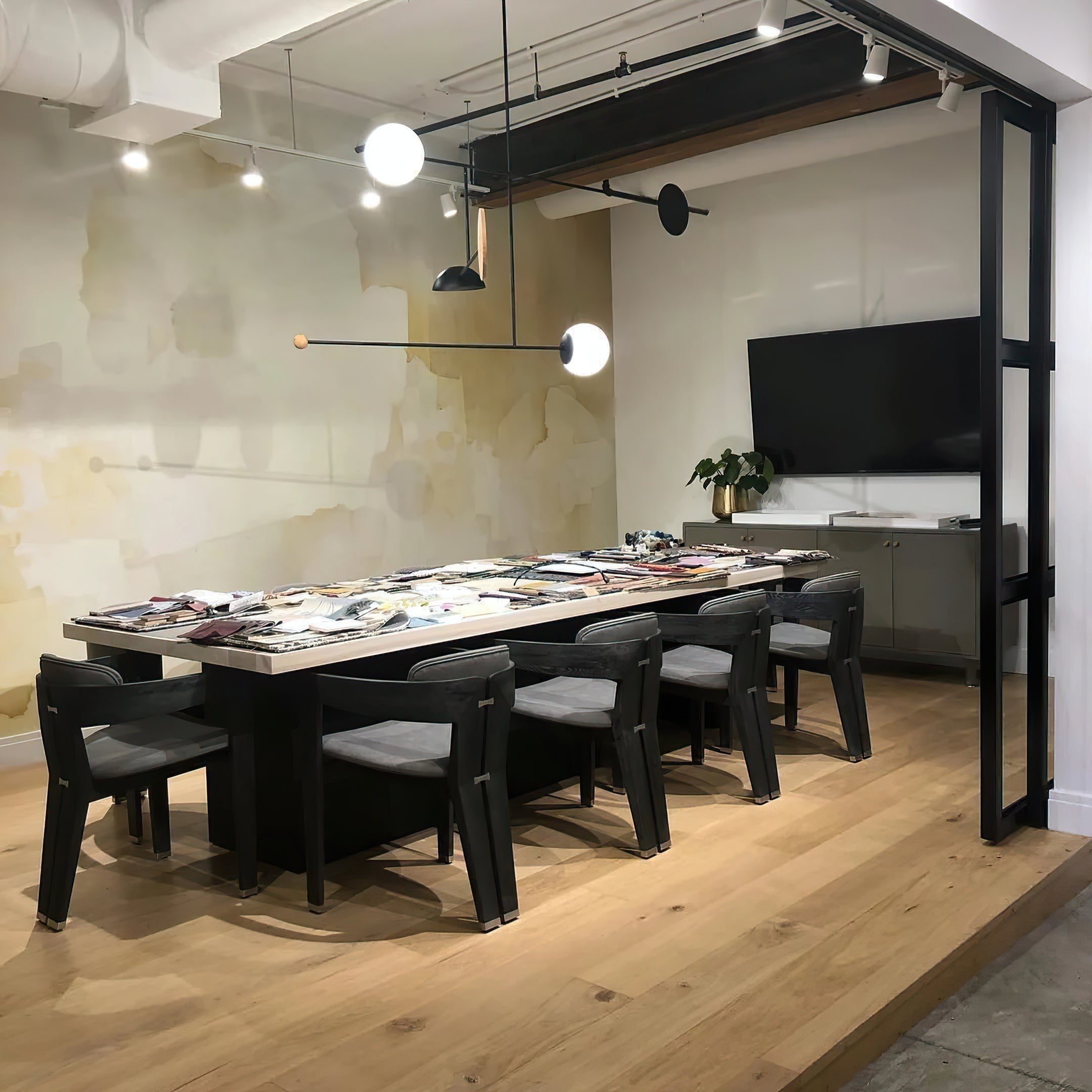 Orbital Balance Modern Linear Pendant Light - Letslighting