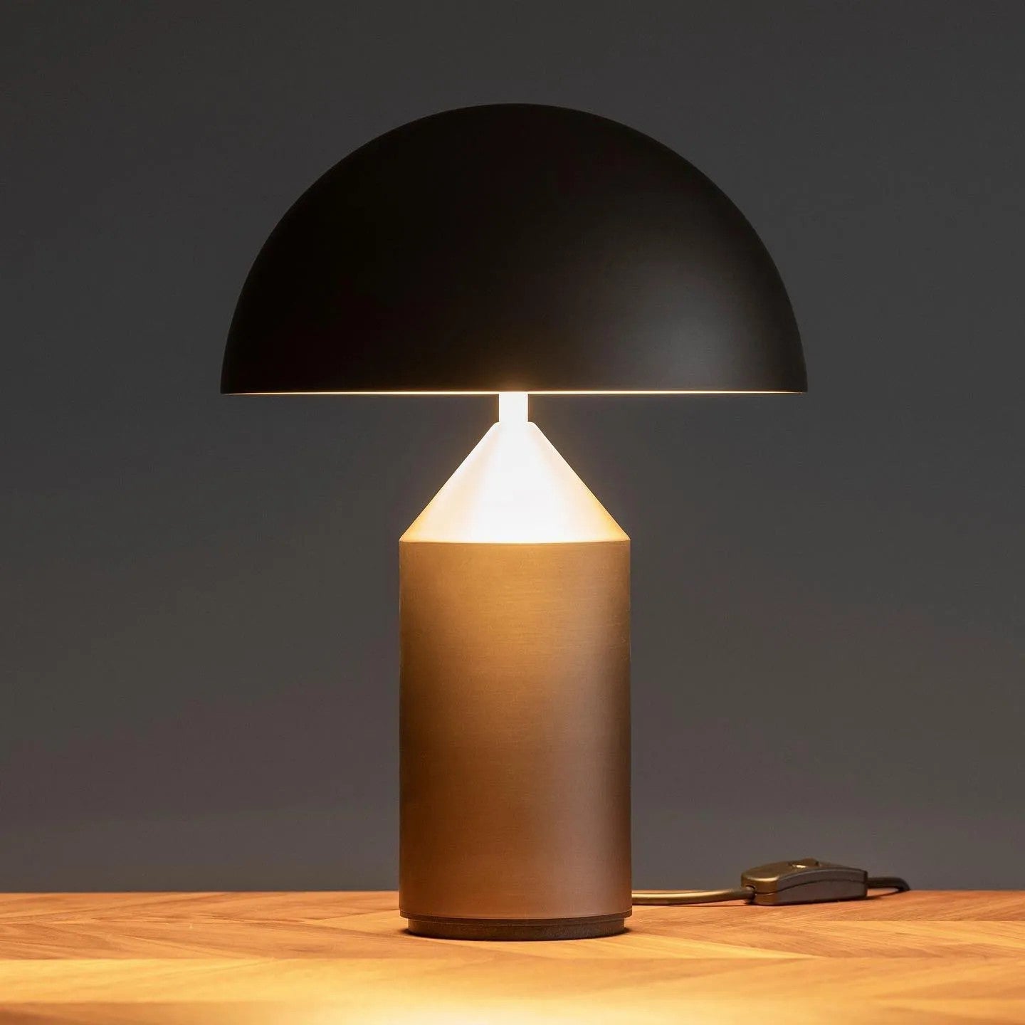 Rivena Industrial Minimalist Table Lamp - Letslighting