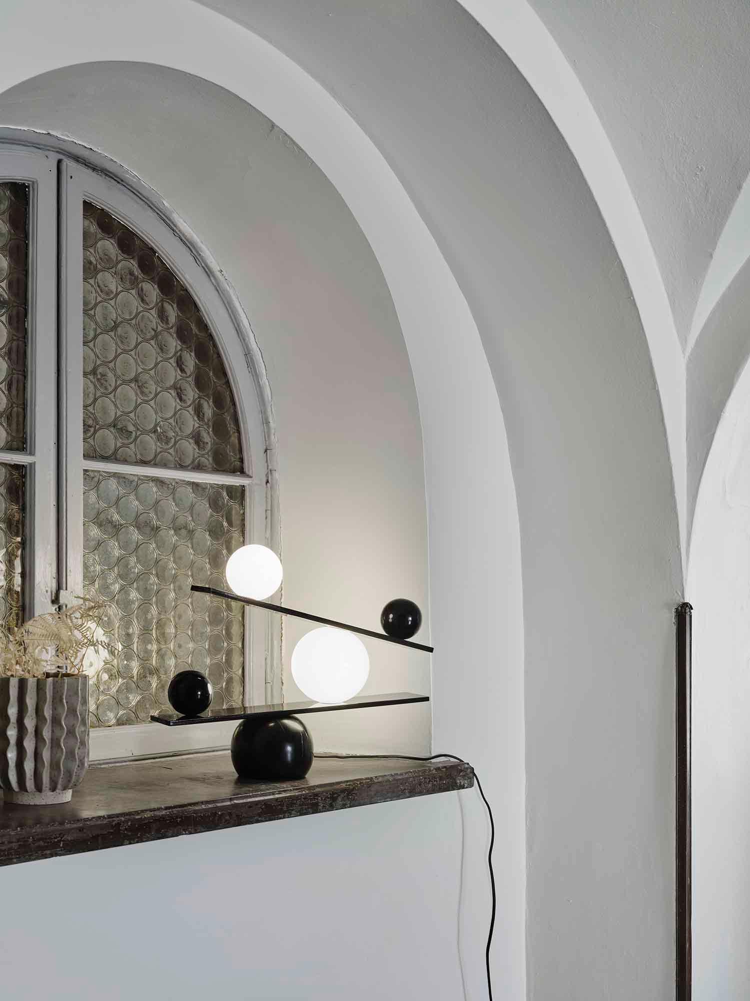 Usilus Table Lamp - Letslighting