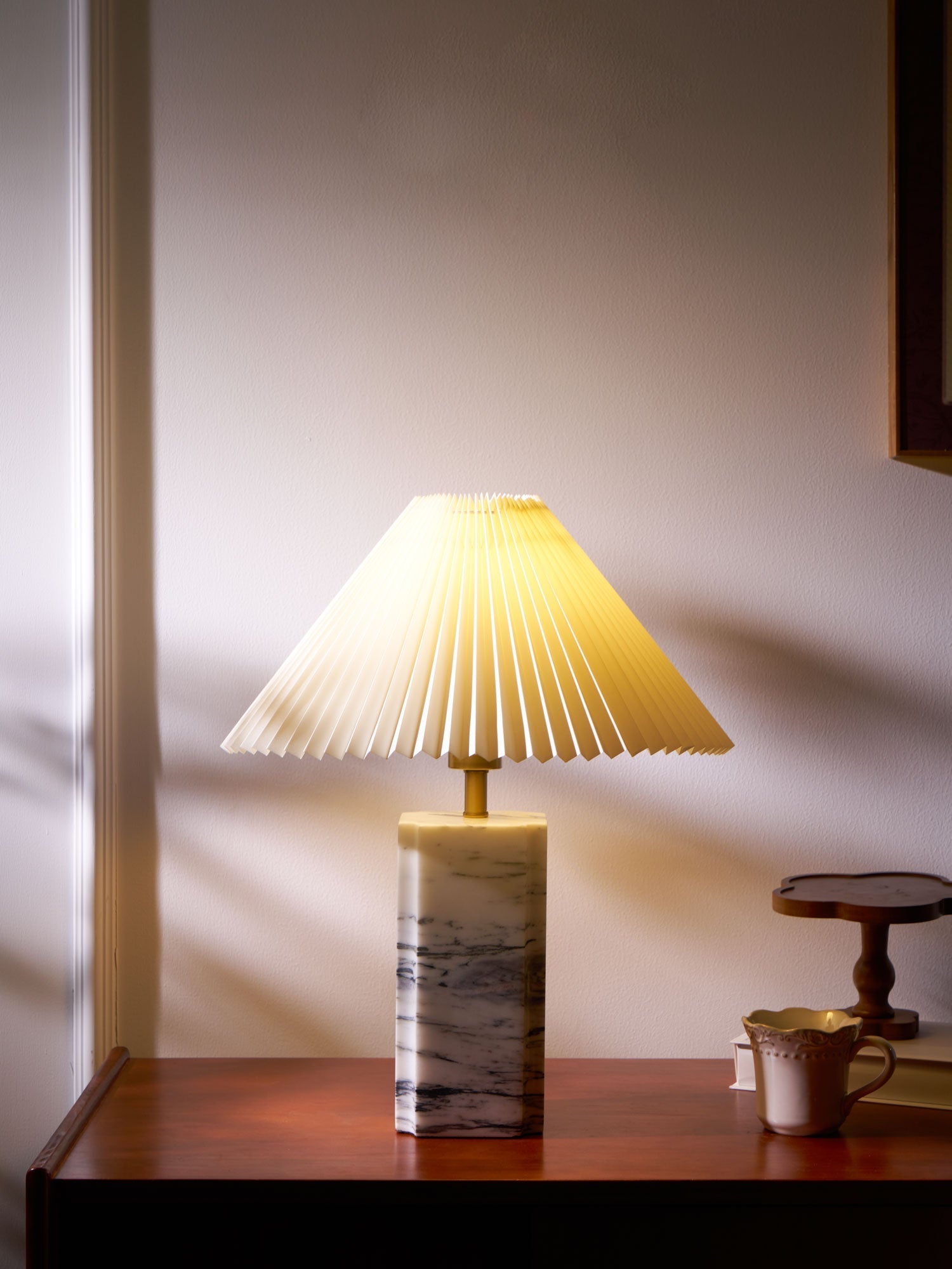 Belle Modern Table Lamp - Letslighting