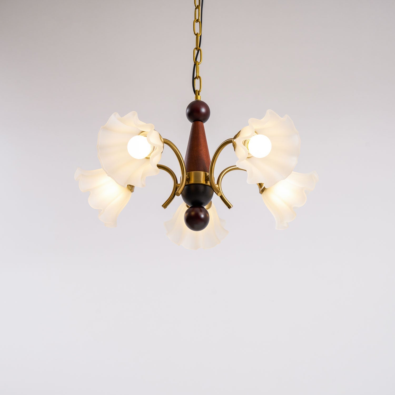 Ilvinan Traditional Elegance Wood Glass Chandelier - Letslighting