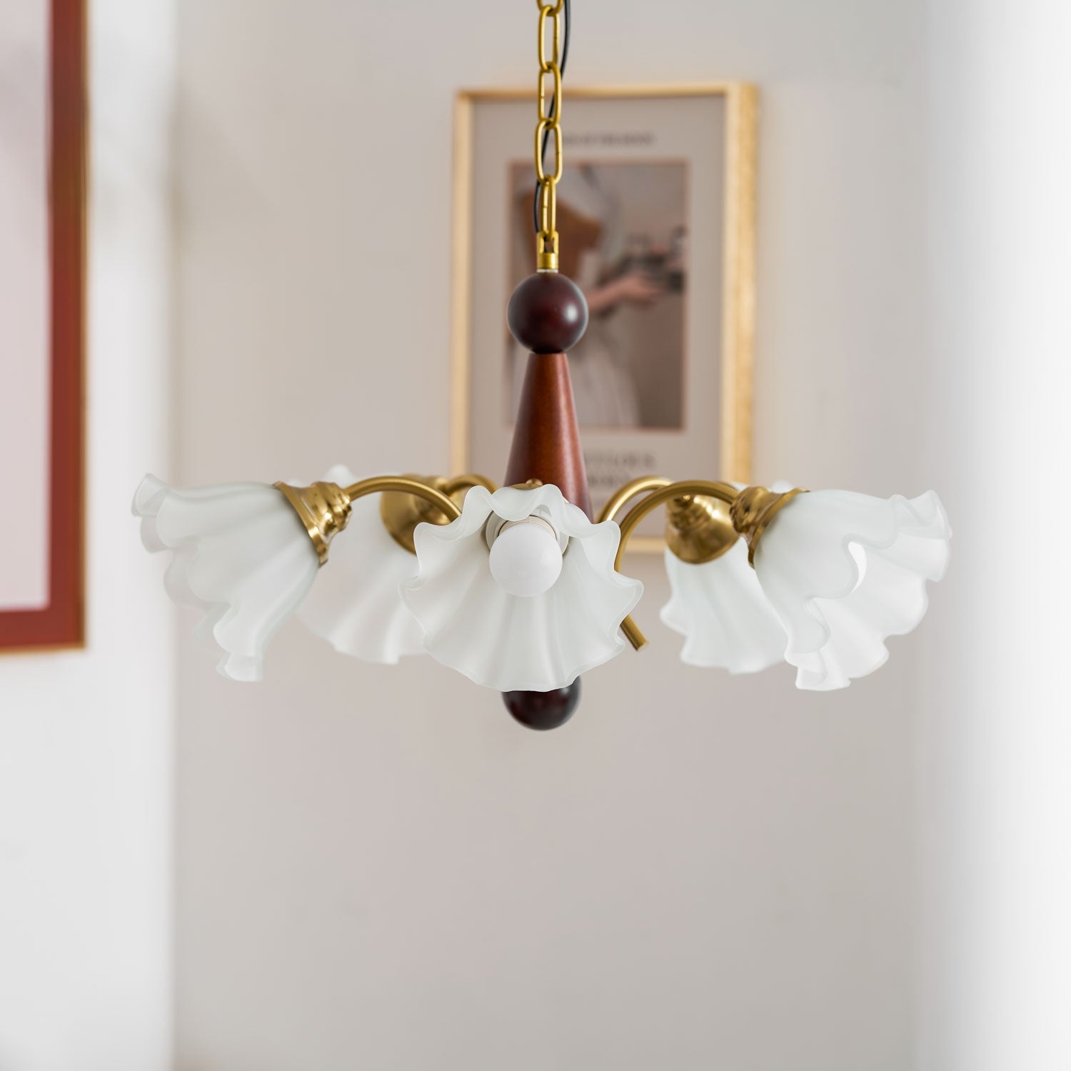 Ilvinan Traditional Elegance Wood Glass Chandelier - Letslighting