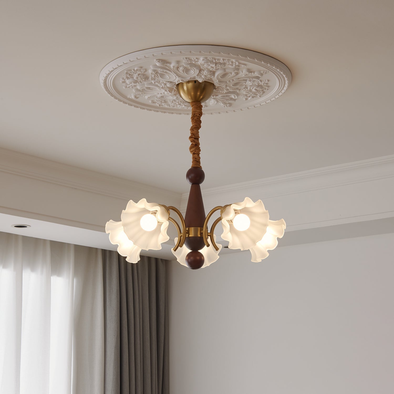 Ilvinan Traditional Elegance Wood Glass Chandelier - Letslighting