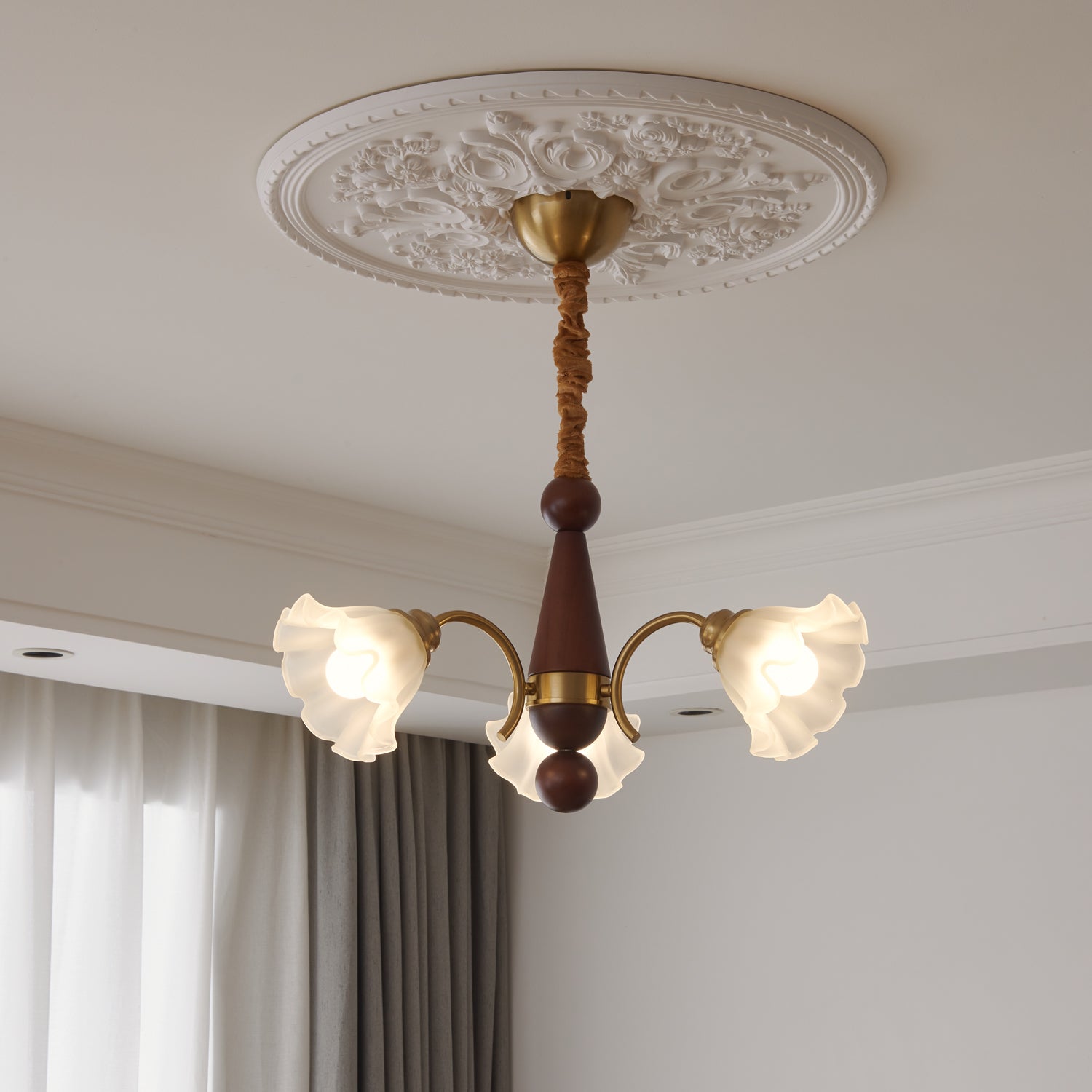 Ilvinan Traditional Elegance Wood Glass Chandelier - Letslighting