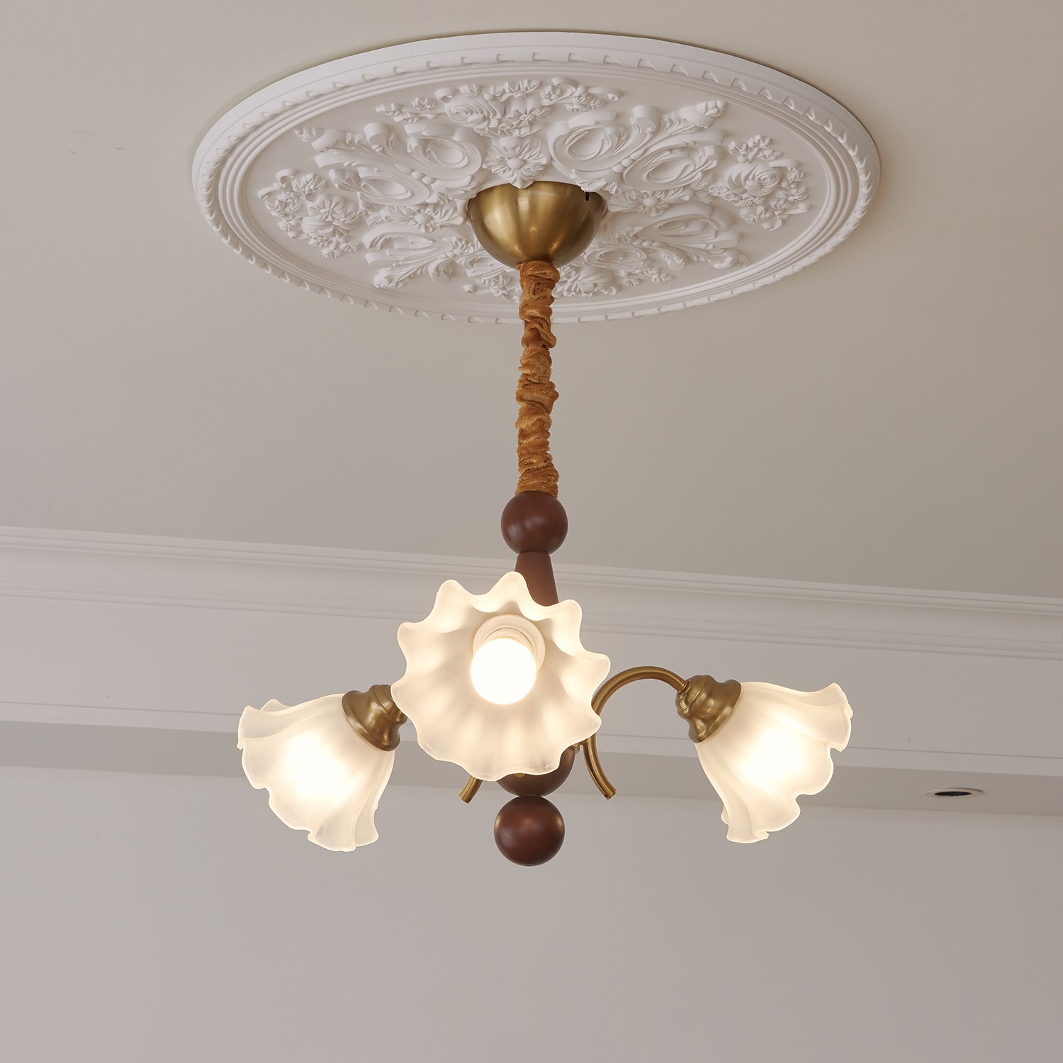 Ilvinan Traditional Elegance Wood Glass Chandelier - Letslighting