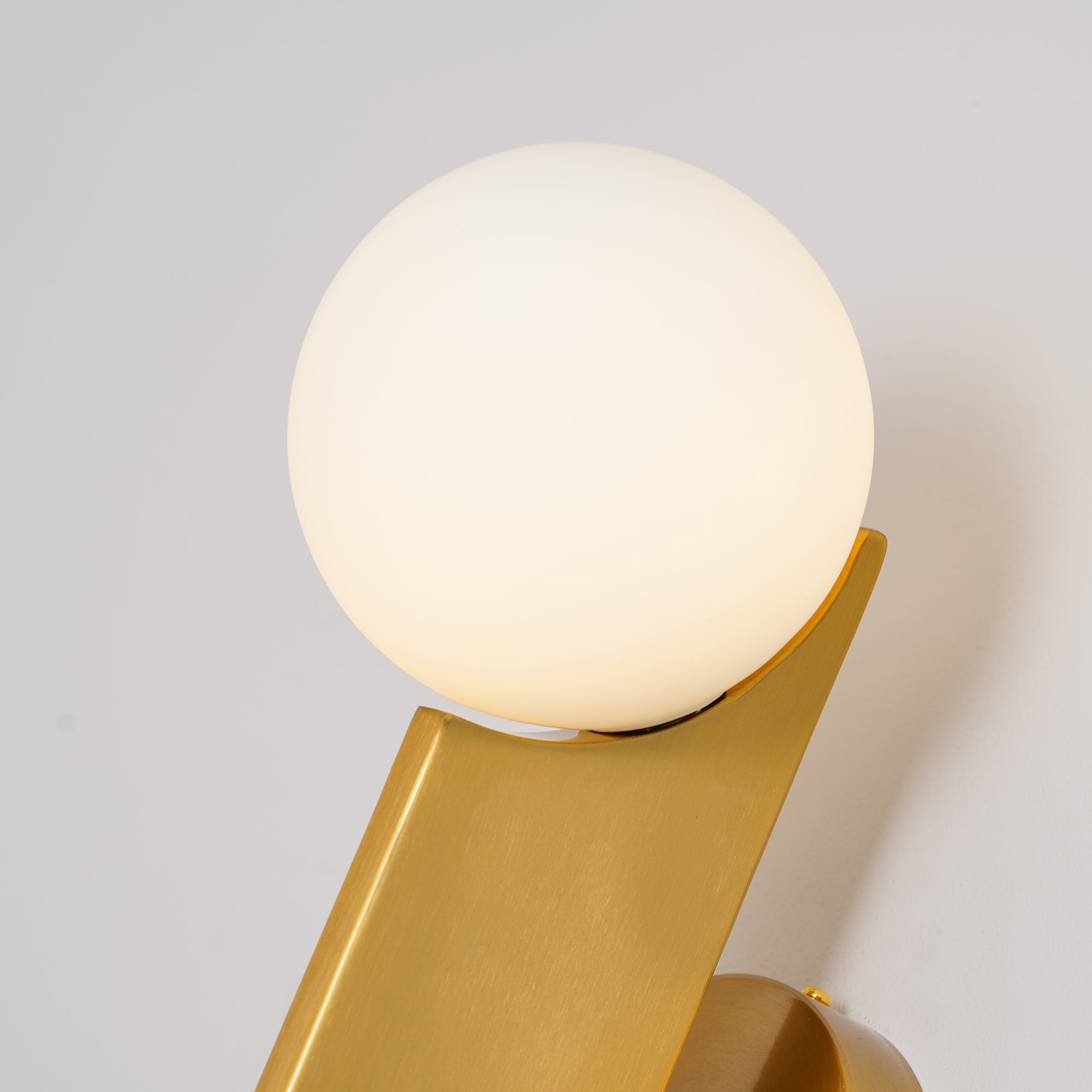 Lustra Wall Lamp Glass Globe Sculptural - Letslighting