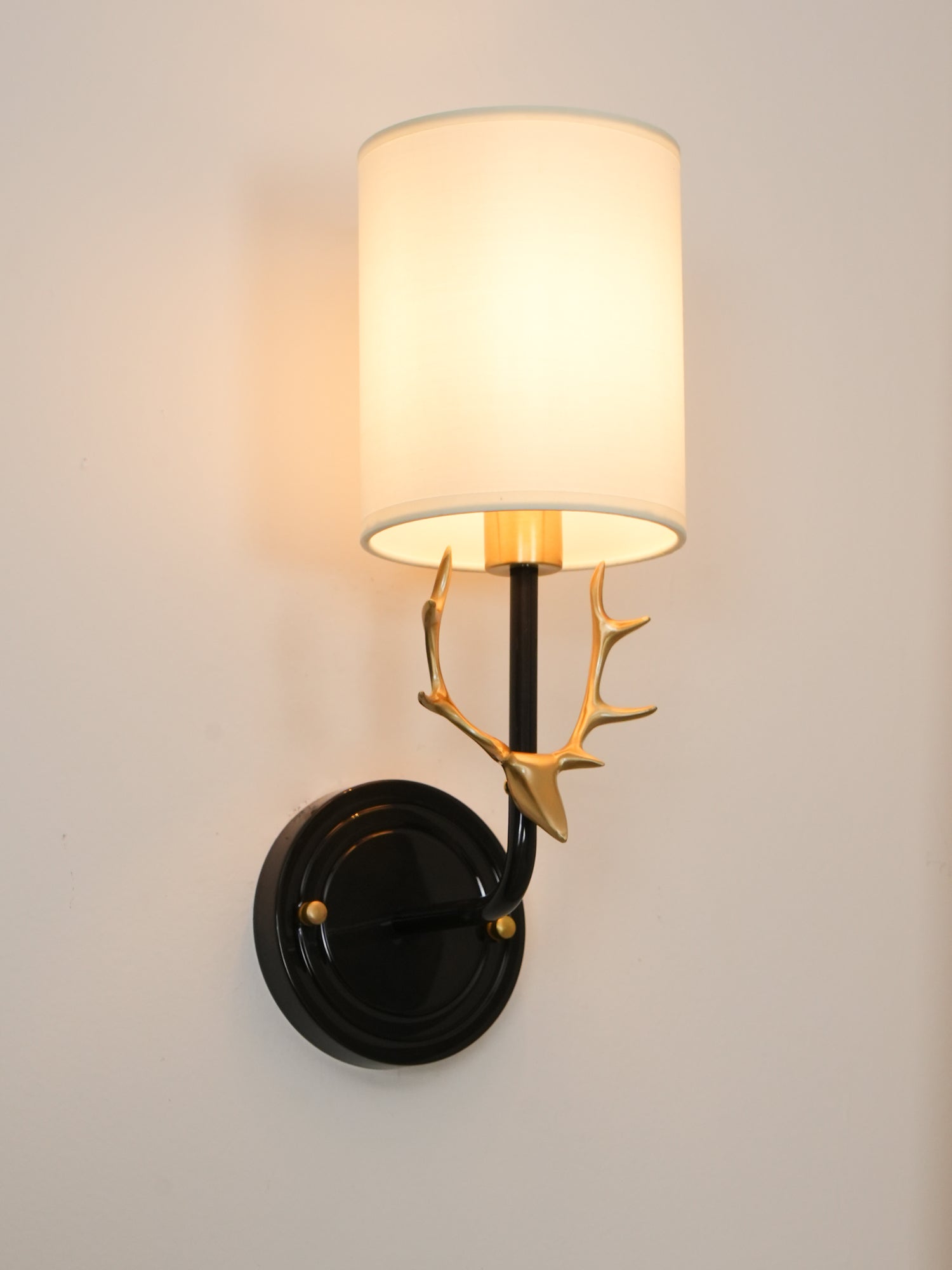 Noble Elegance Deer Head Brass Wall Light - Letslighting
