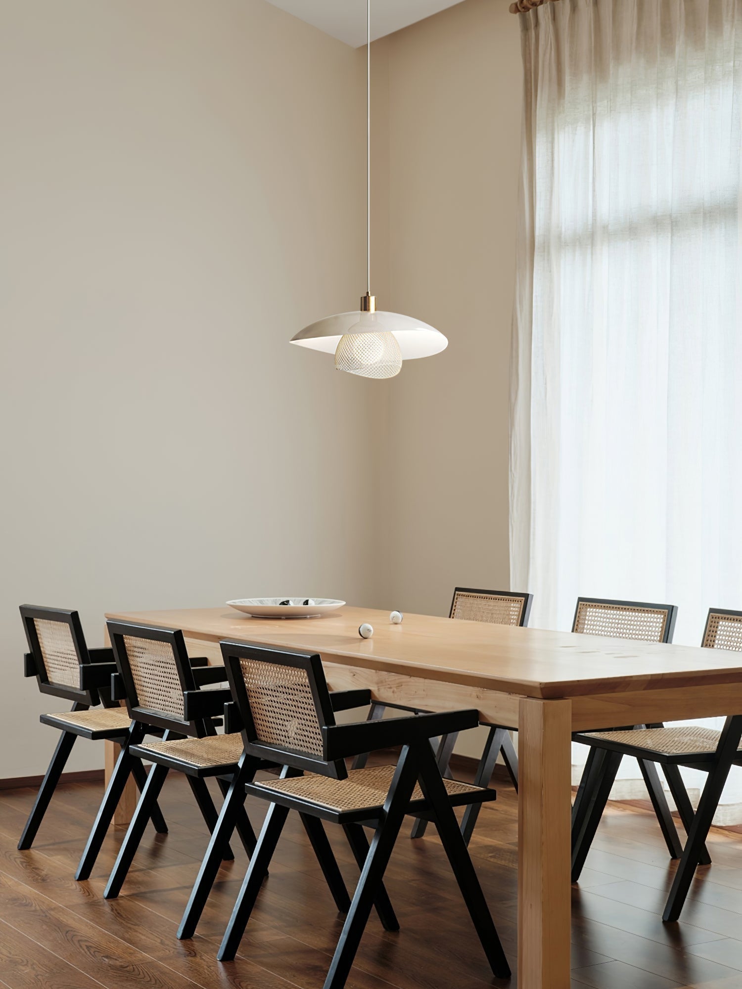 Dynam Modern Minimalist Floyd White Pendant Lamp - Letslighting