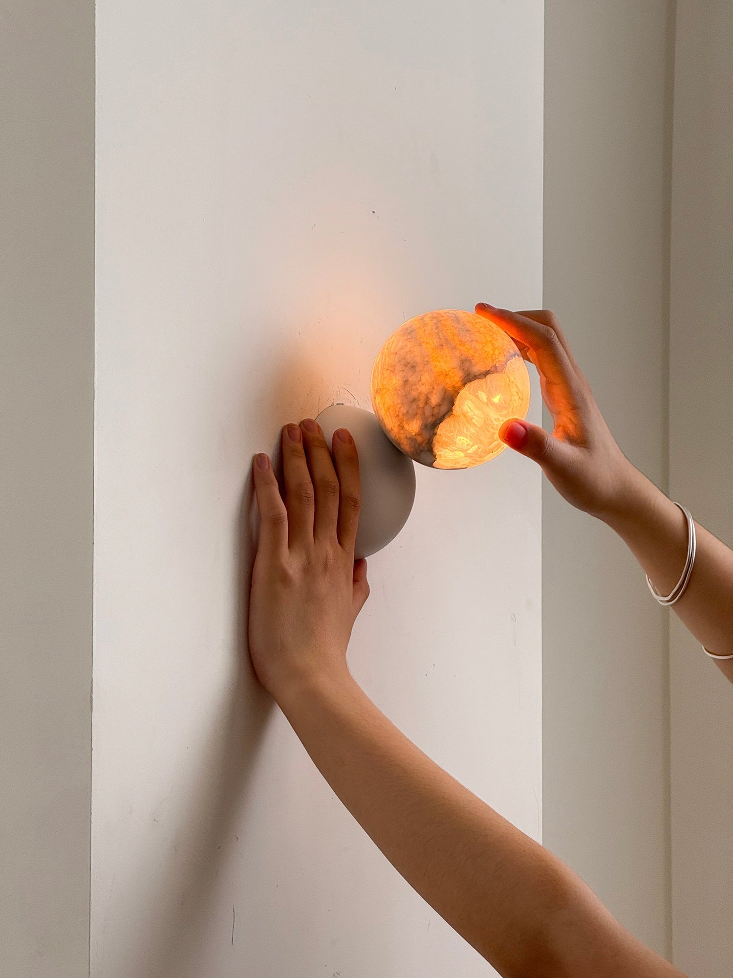 Arca Modern Minimalist Eclipse Mrable Wall Lamp - Letslighting
