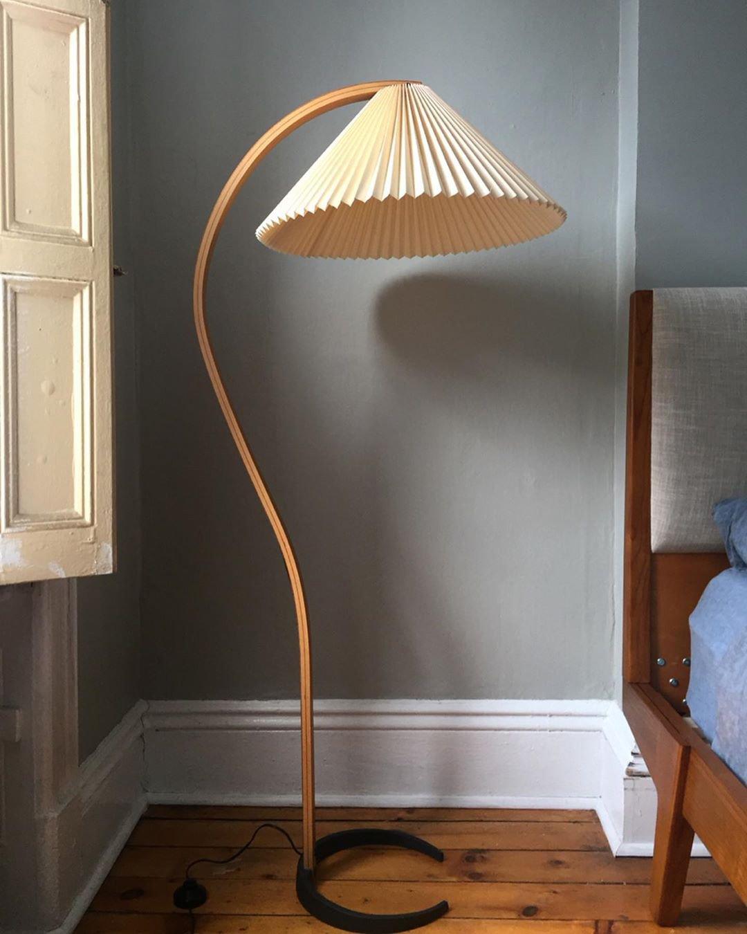 Viaro Wood Floor Lamp - Letslighting