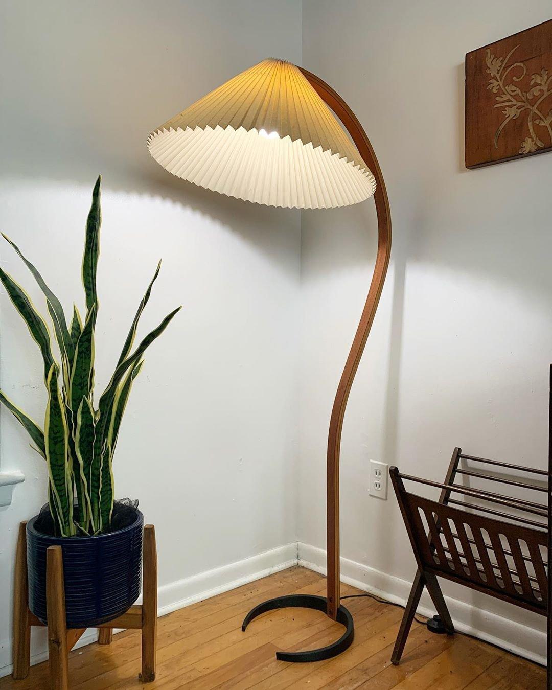 Viaro Wood Floor Lamp - Letslighting