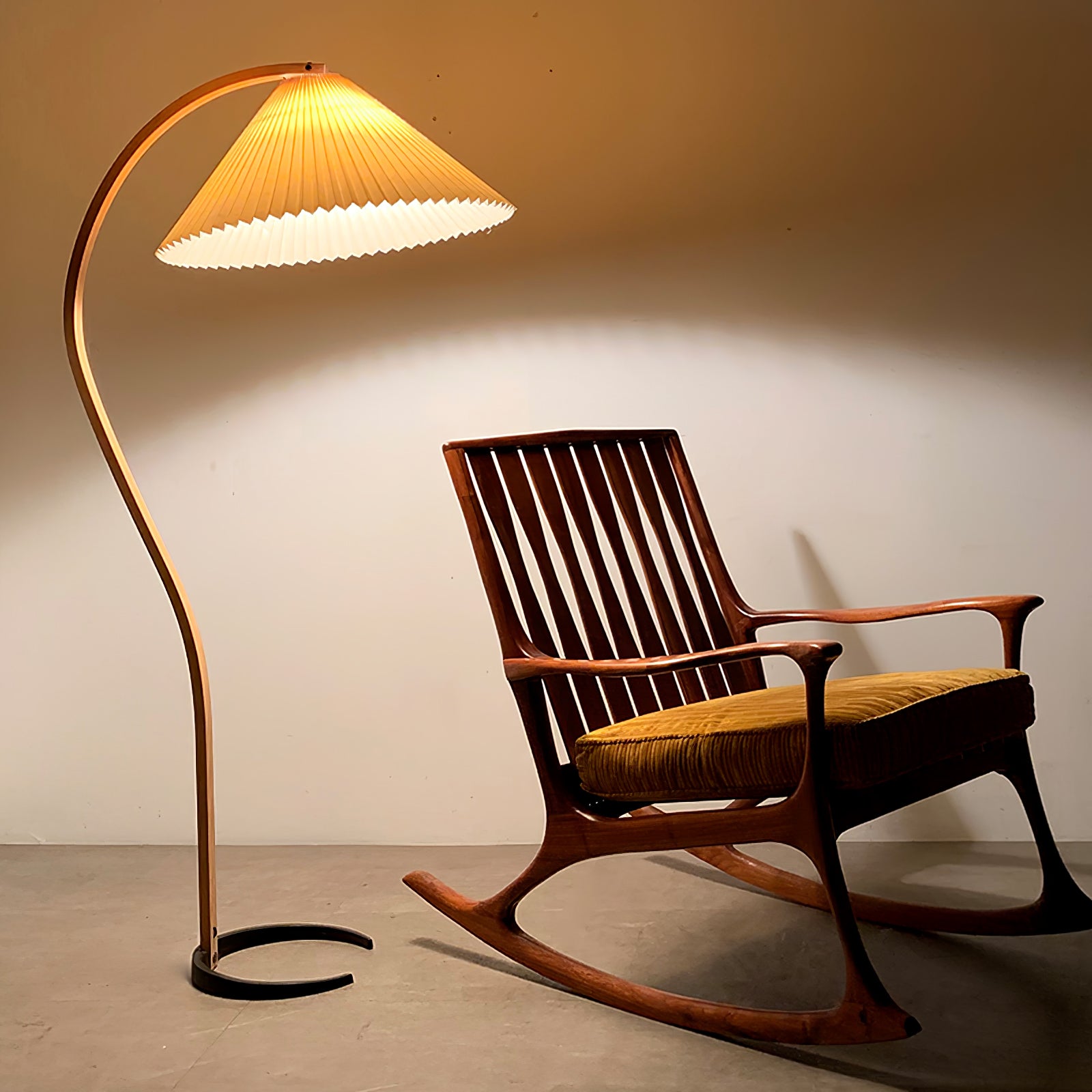 Viaro Wood Floor Lamp - Letslighting