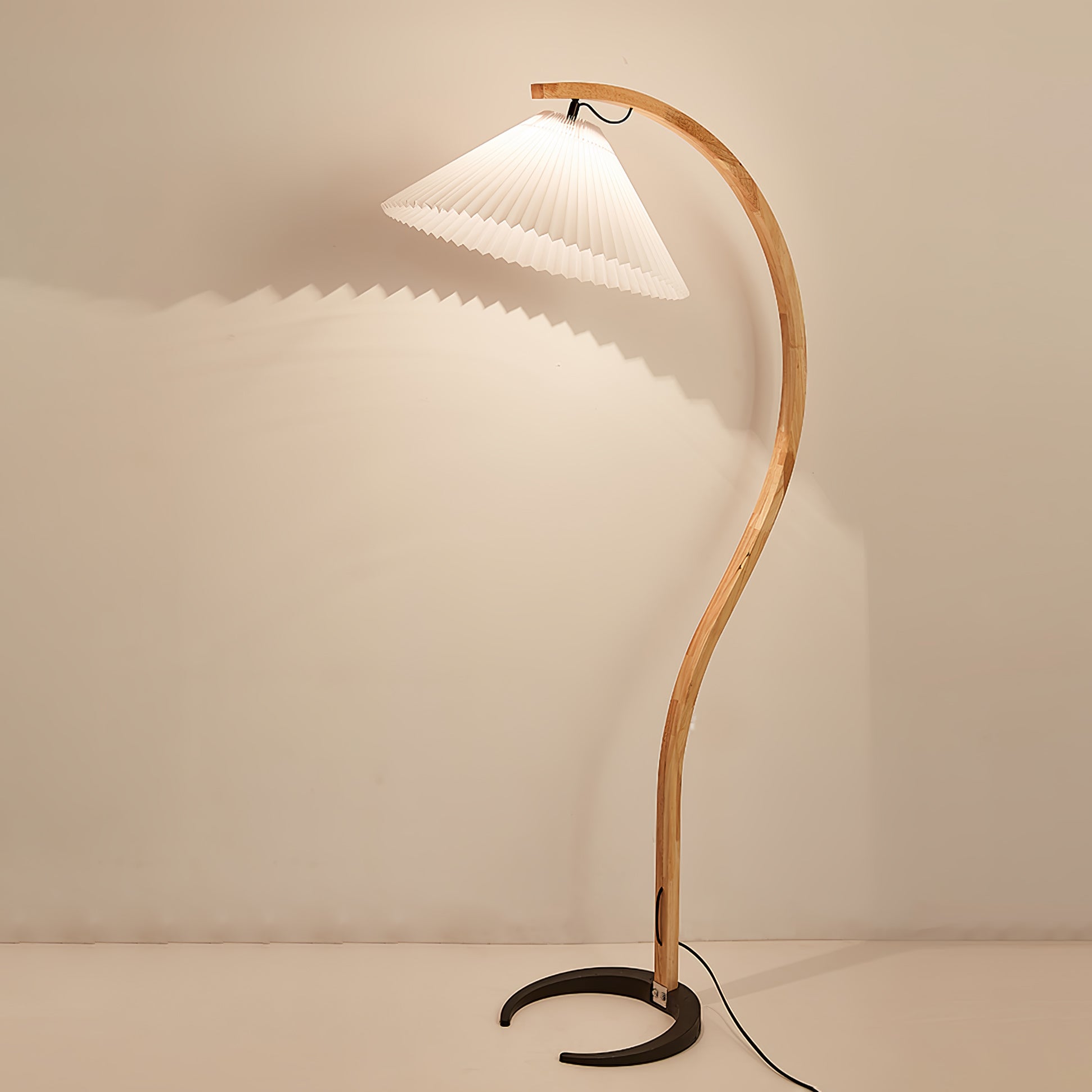 Viaro Wood Floor Lamp - Letslighting